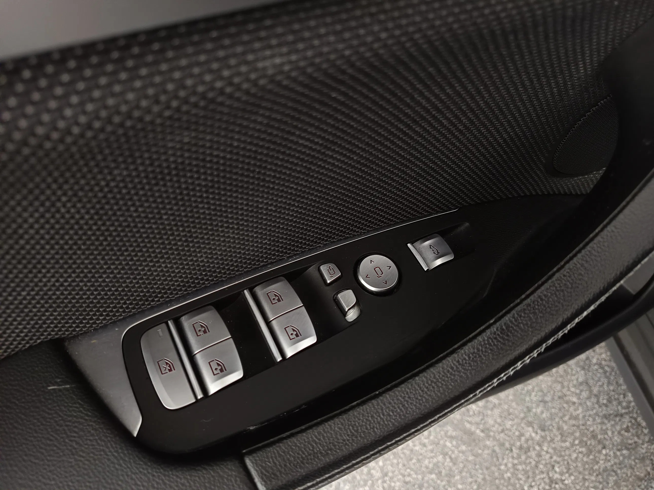 BMW X3 xDrive 30e Advantage | Bild 11 von 28