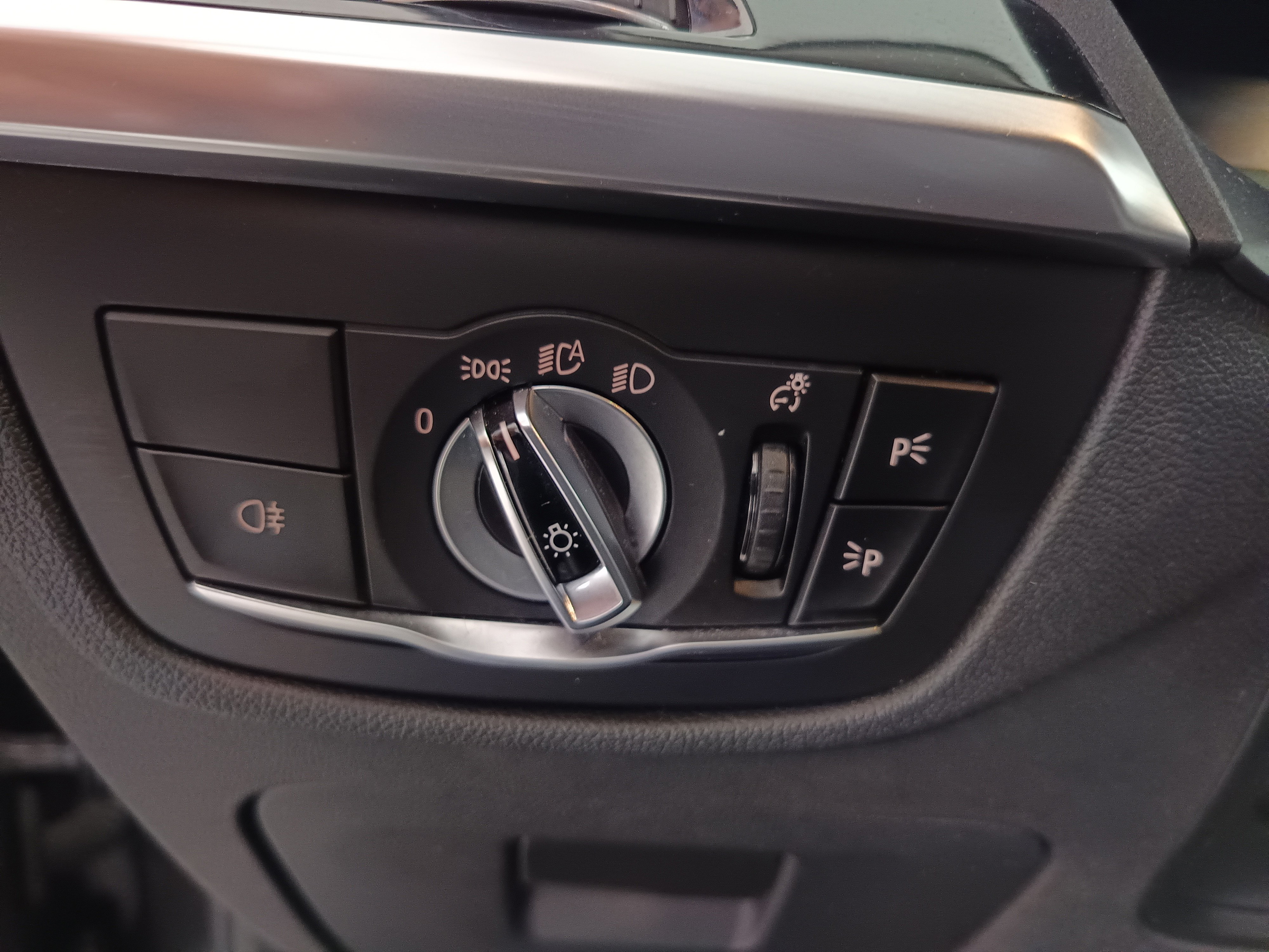 BMW X3 xDrive 30e Advantage | Bild 12 von 28