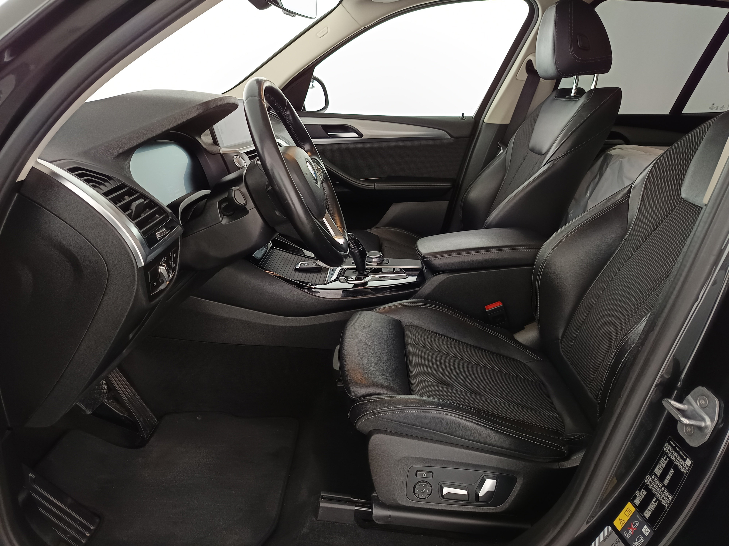 BMW X3 xDrive 30e Advantage | Bild 13 von 28