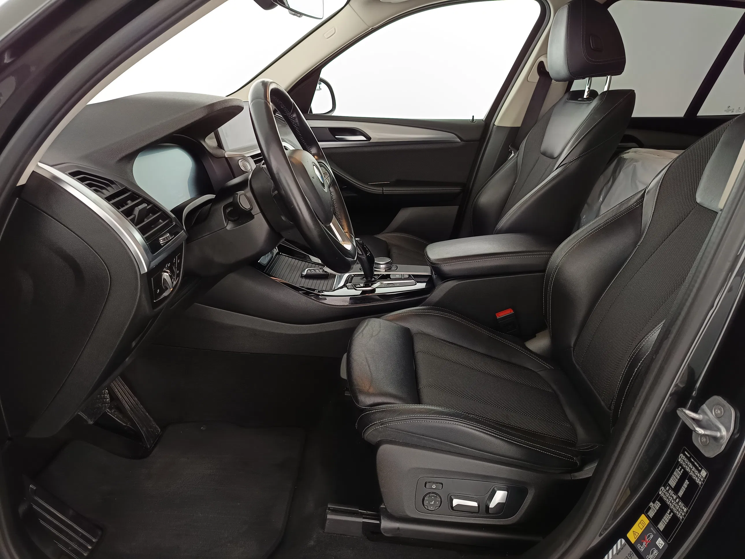 BMW X3 xDrive 30e Advantage | Bild 13 von 28