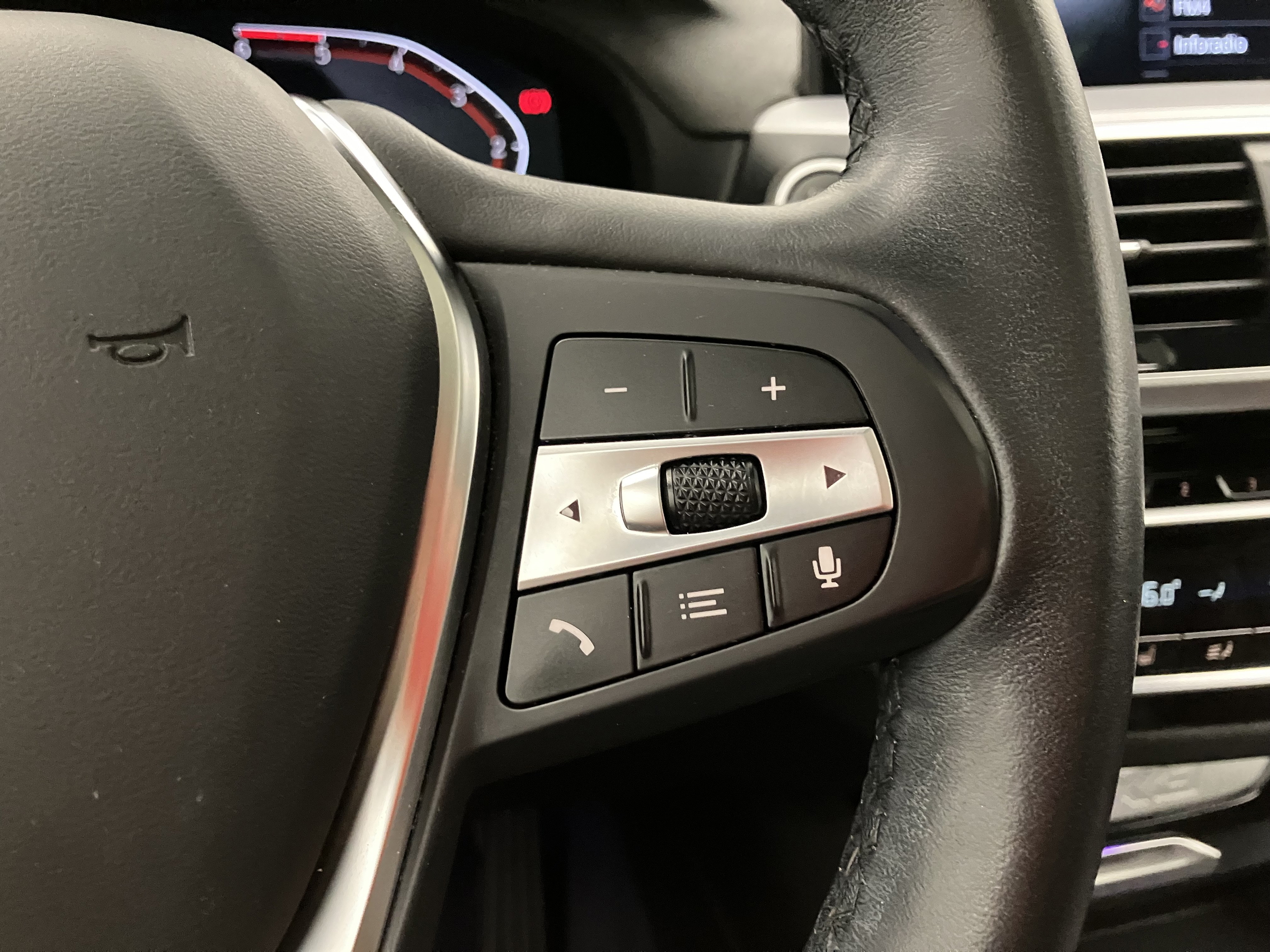 BMW X3 sDrive 18d Aut. | Bild 16 von 25