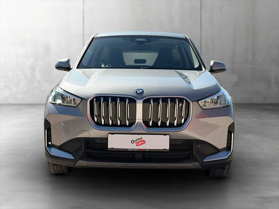 BMW iX1 xDrive 30 | Bild 2 von 23