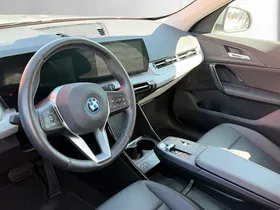 BMW iX1 xDrive 30 | Thumbnail 7 von 23