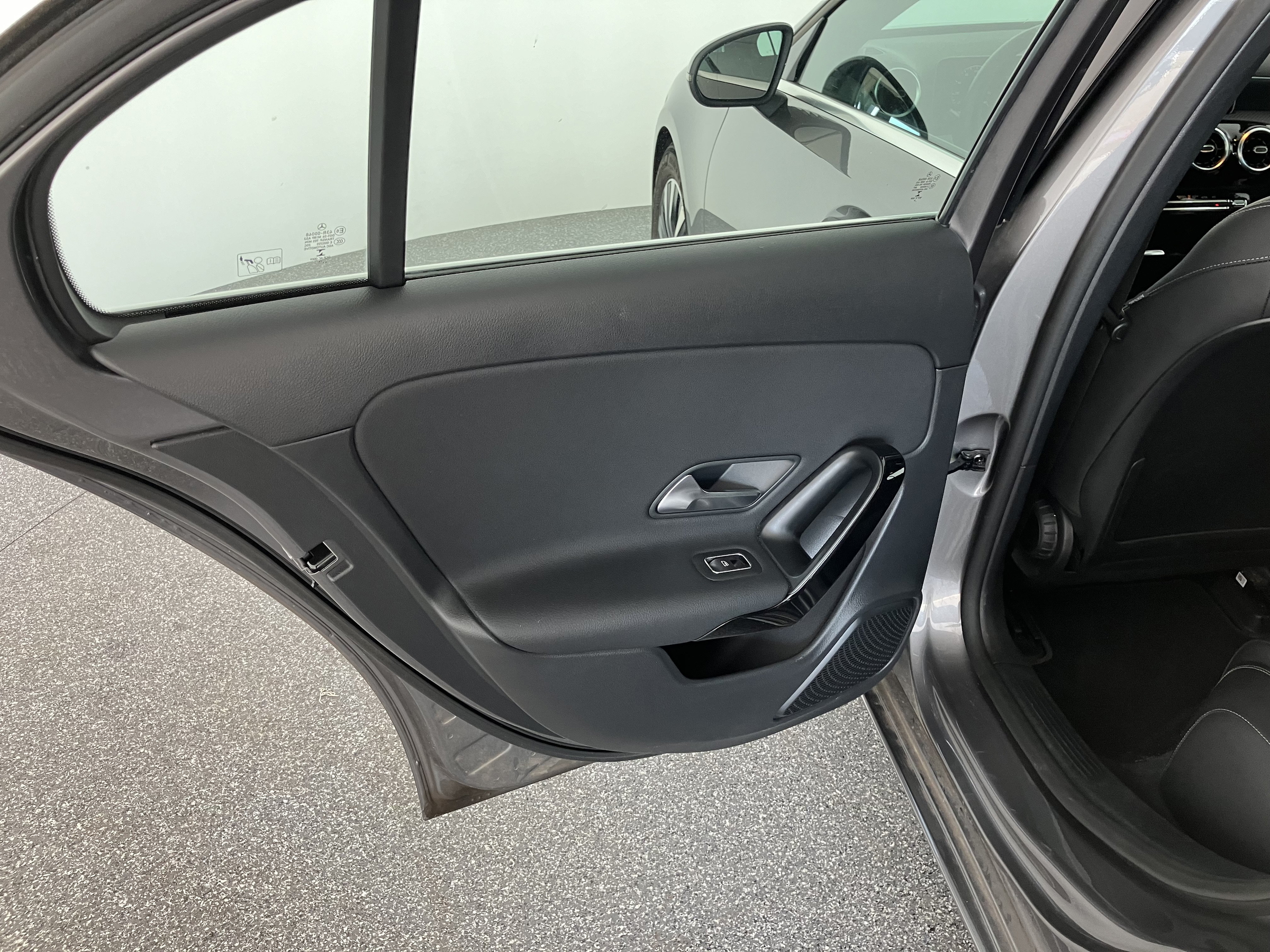 Mercedes-Benz A 180 d Aut. | Bild 14 von 31