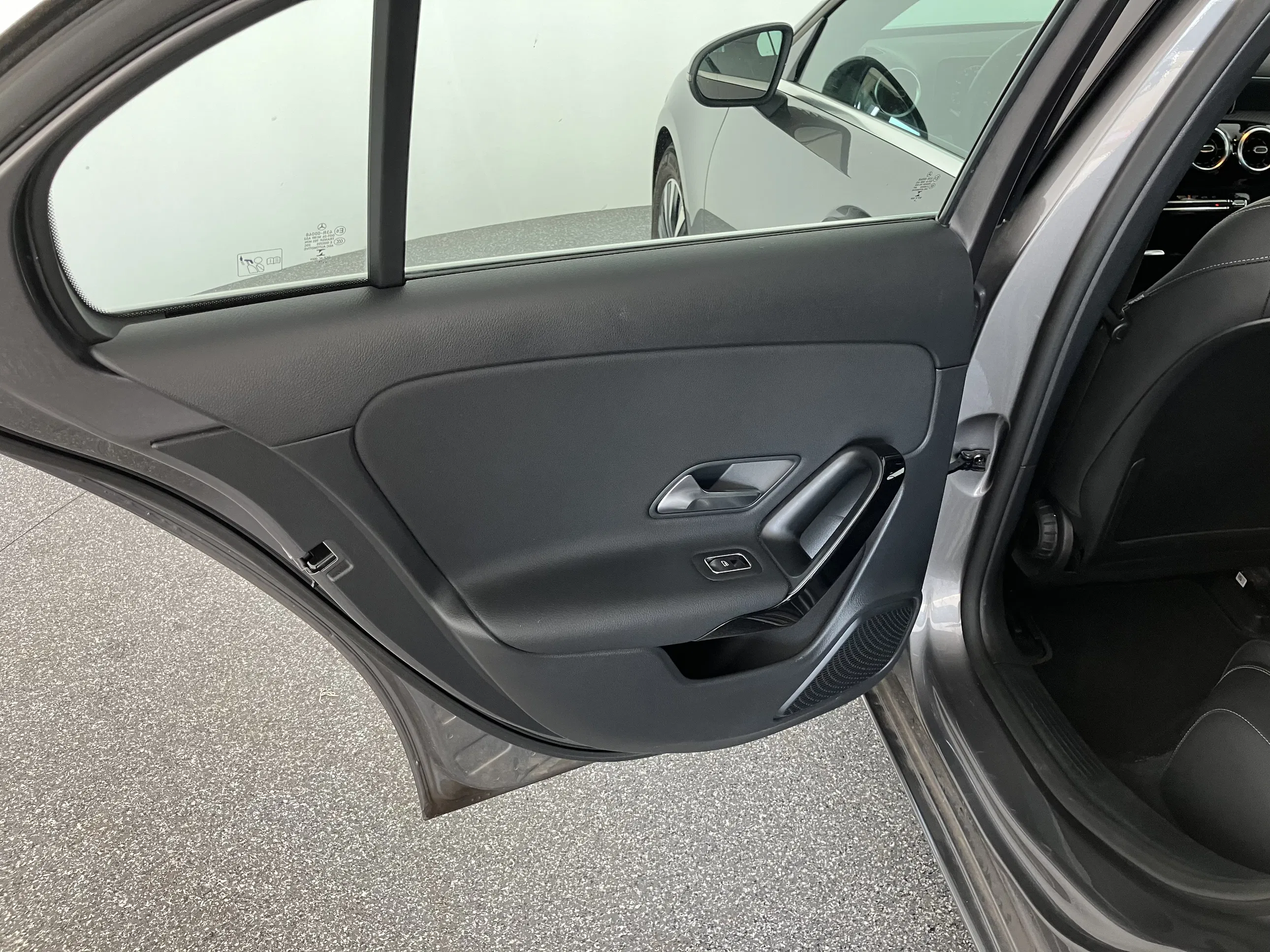 Mercedes-Benz A 180 d Aut. | Bild 14 von 31