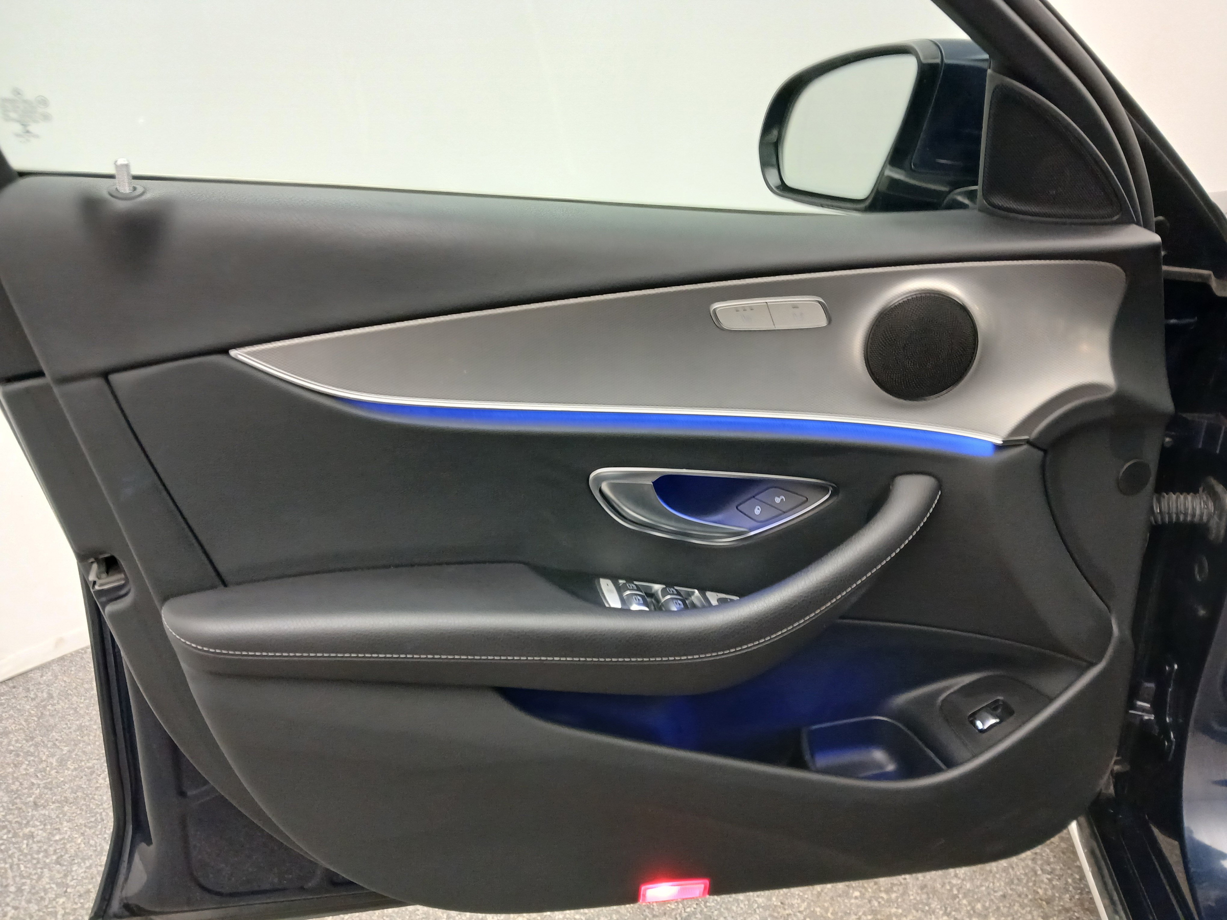 Mercedes-Benz E 200 d Avantgarde | Bild 10 von 30