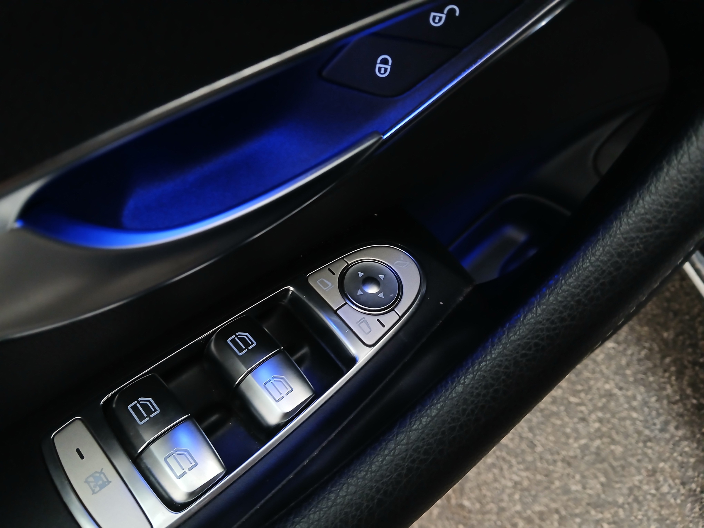 Mercedes-Benz E 200 d Avantgarde | Bild 11 von 30