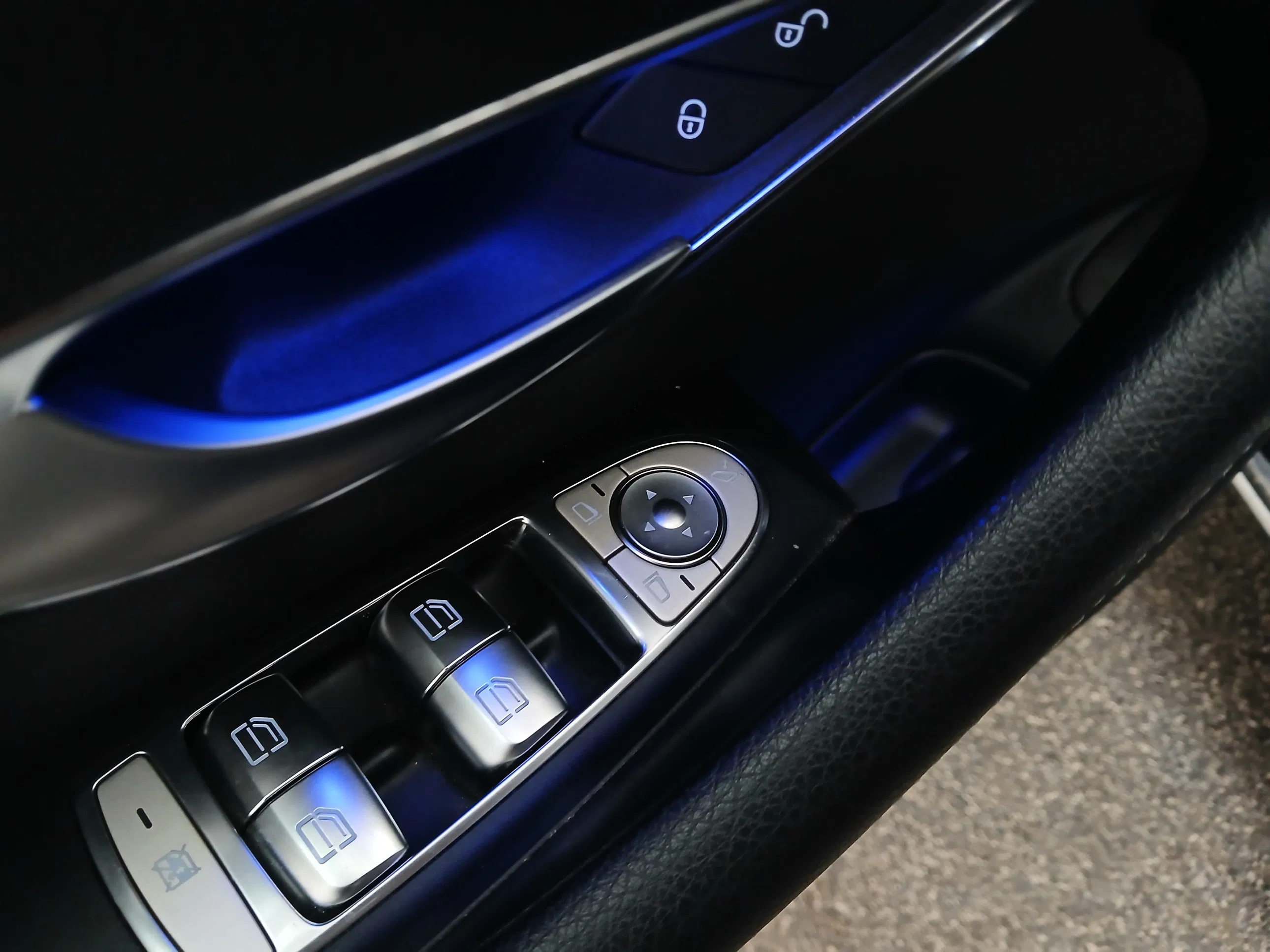 Mercedes-Benz E 200 d Avantgarde | Bild 11 von 30