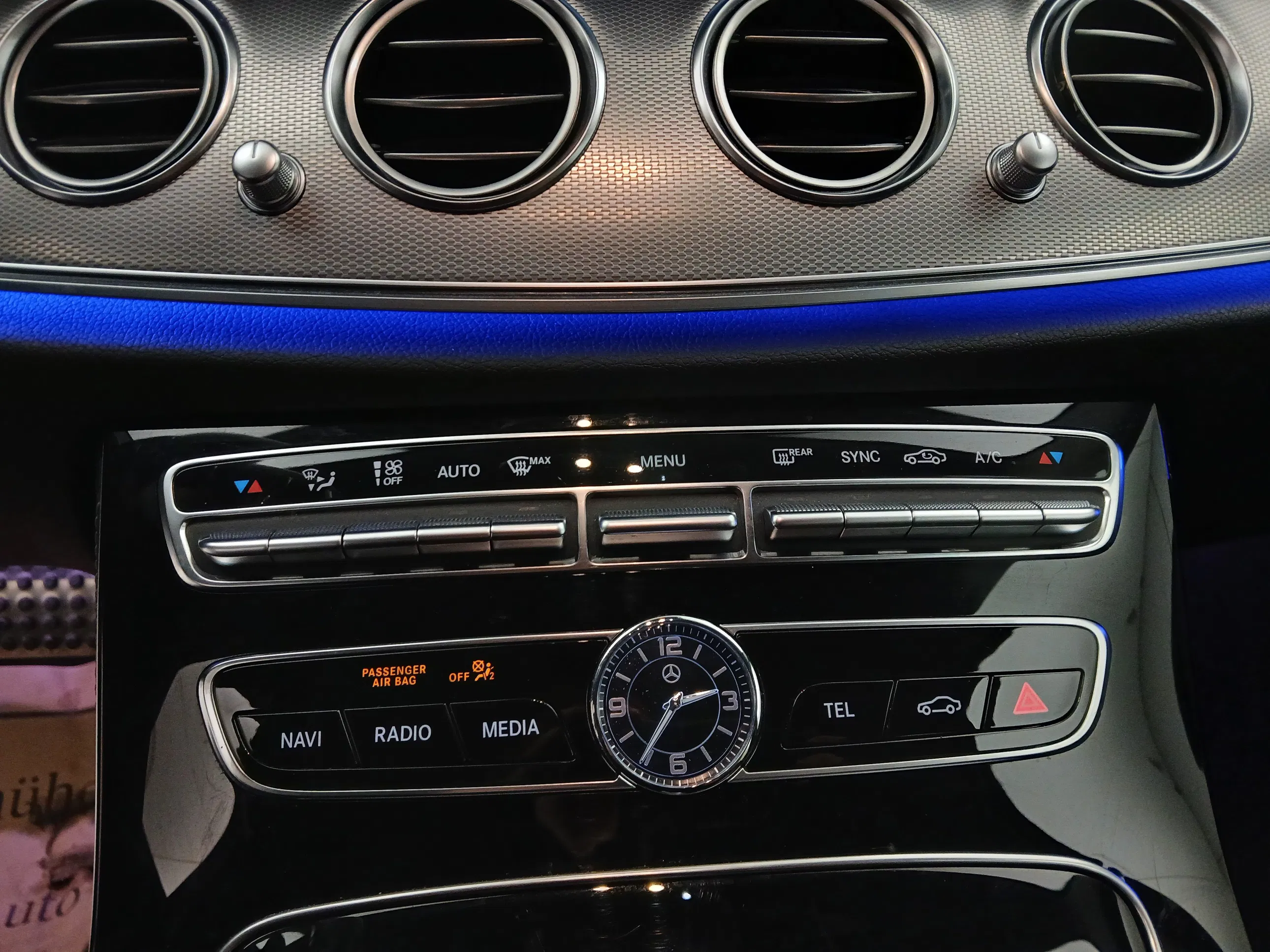 Mercedes-Benz E 200 d Avantgarde | Bild 24 von 30