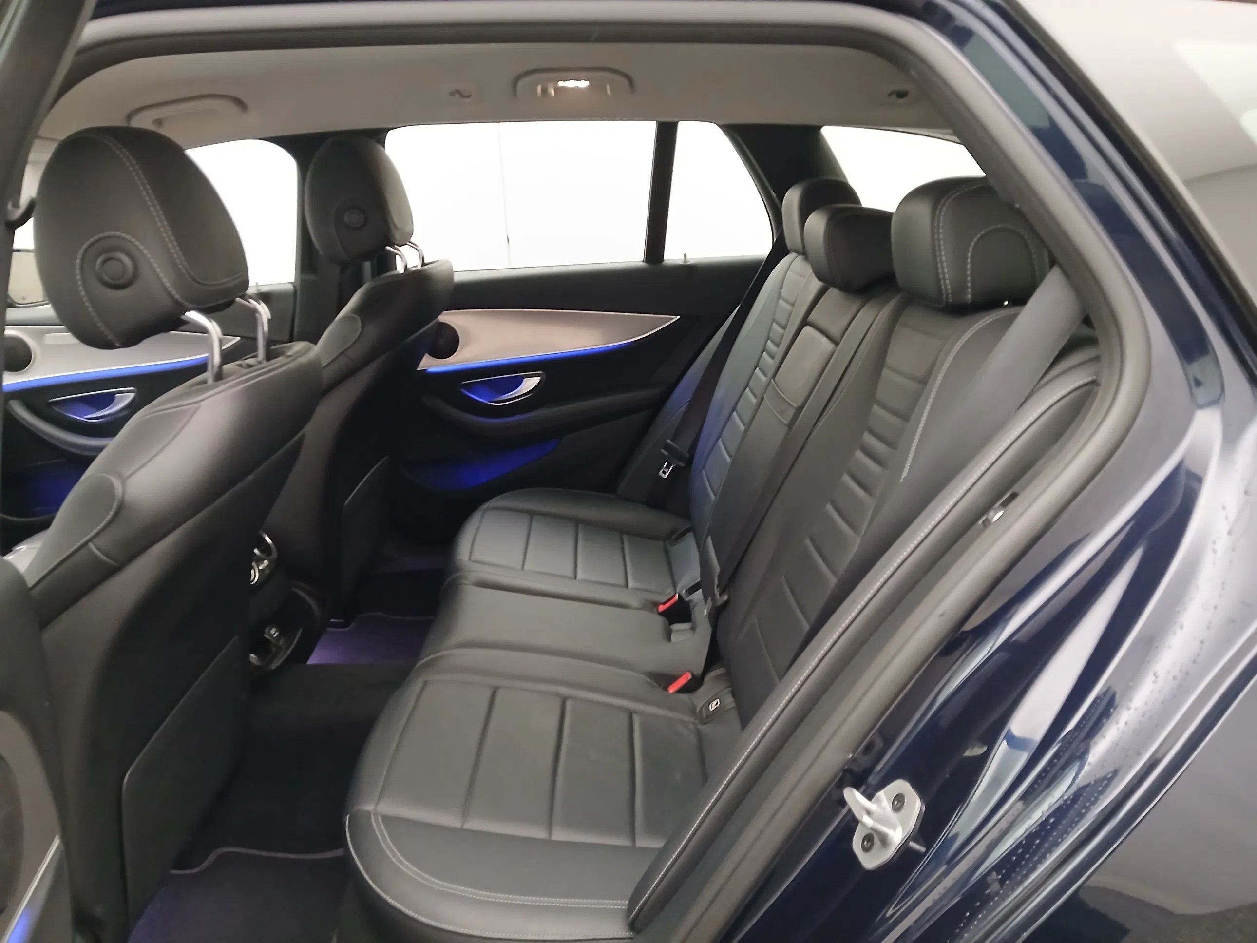 Mercedes-Benz E 200 d Avantgarde | Bild 26 von 30