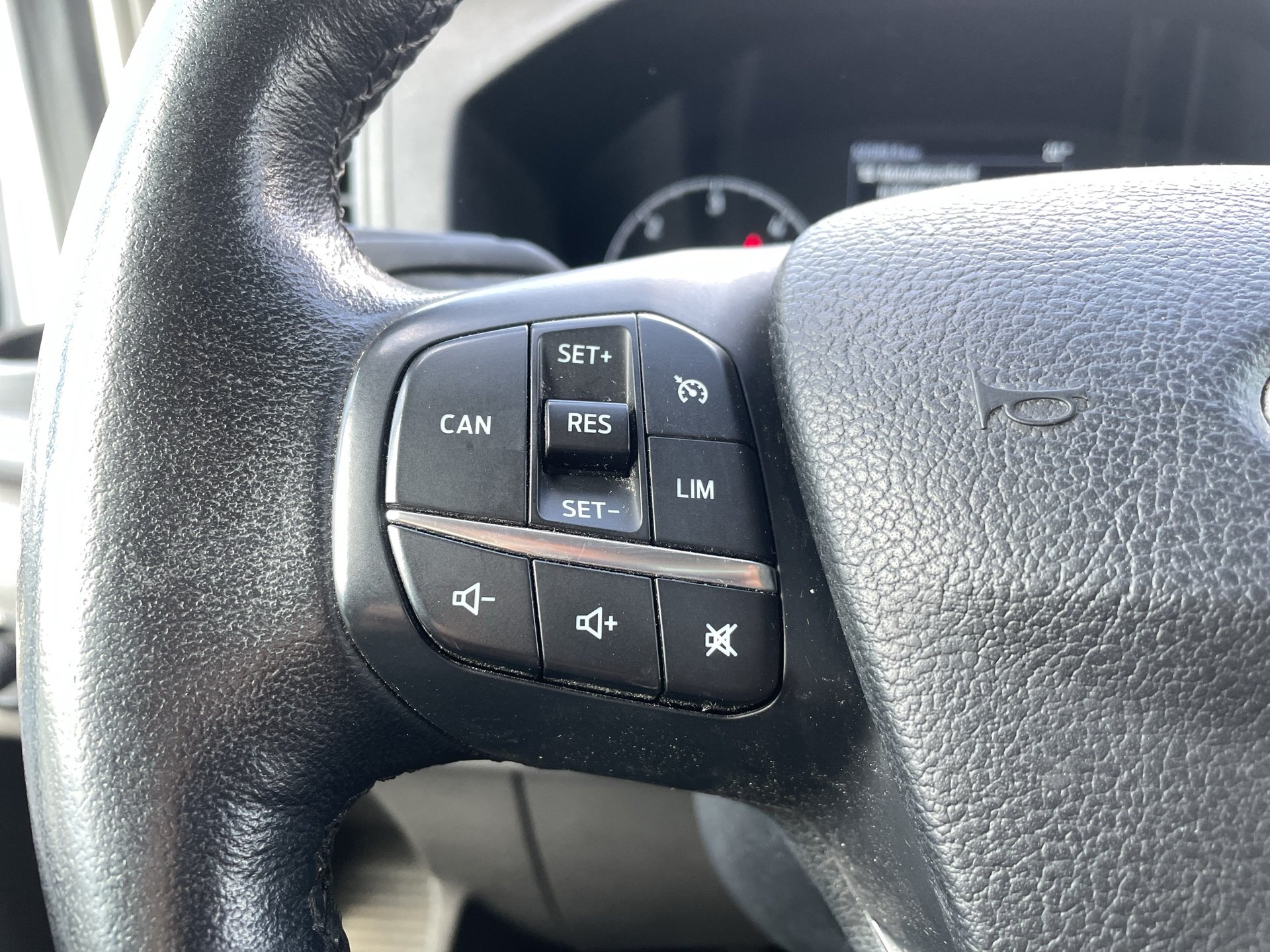 Ford Transit Kasten 2.0 TDCi 350 L3 Trend | Bild 14 von 21