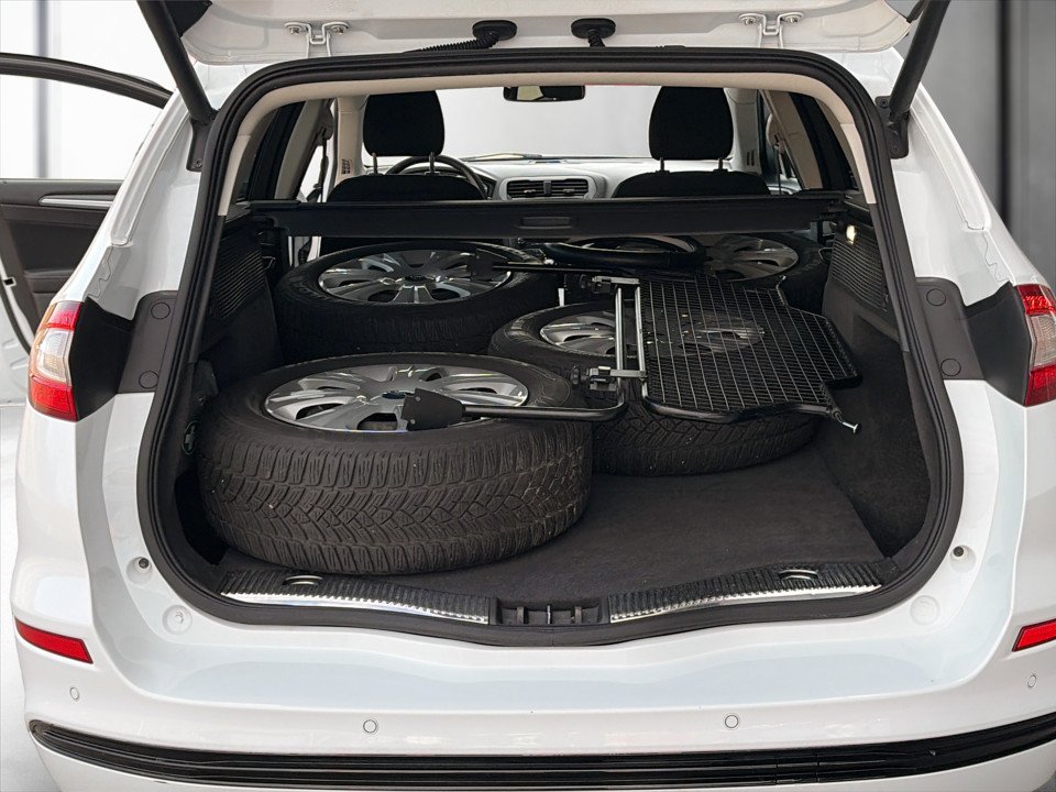 Ford Mondeo Traveller Titanium 2,0 TDCi Aut. | Bild 21 von 24