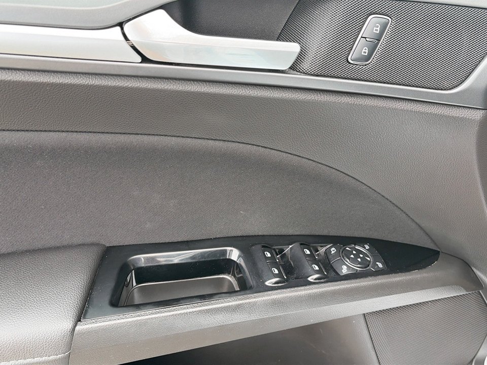 Ford Mondeo Traveller Titanium 2,0 TDCi Aut. | Bild 8 von 24