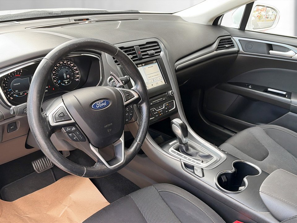 Ford Mondeo Traveller Titanium 2,0 TDCi Aut. | Bild 9 von 24