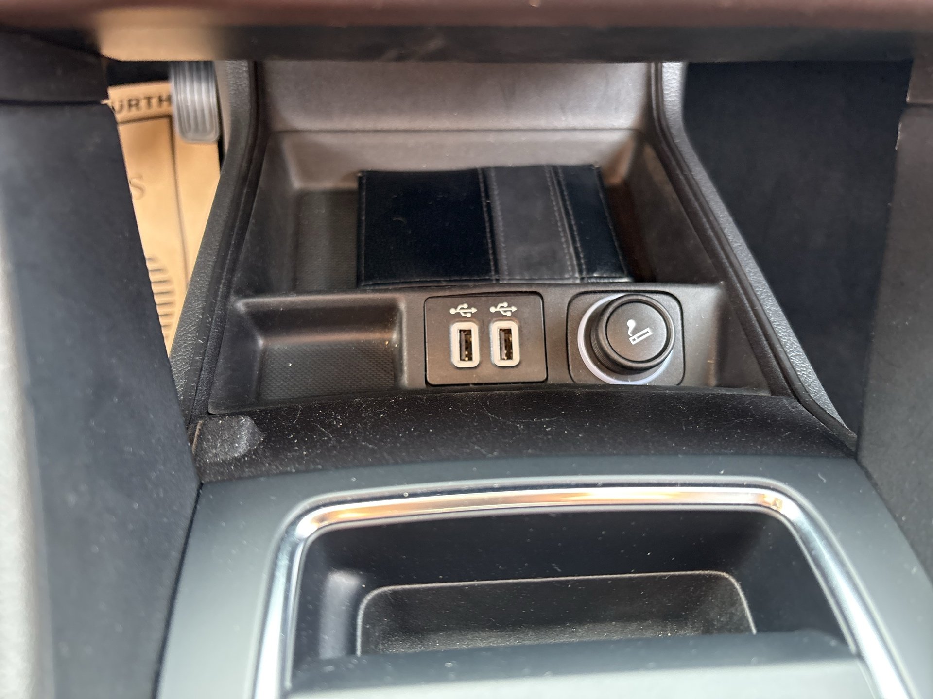 Ford Mondeo Traveller 2.0 EcoBlue TEMP) Titanium | Bild 15 von 21