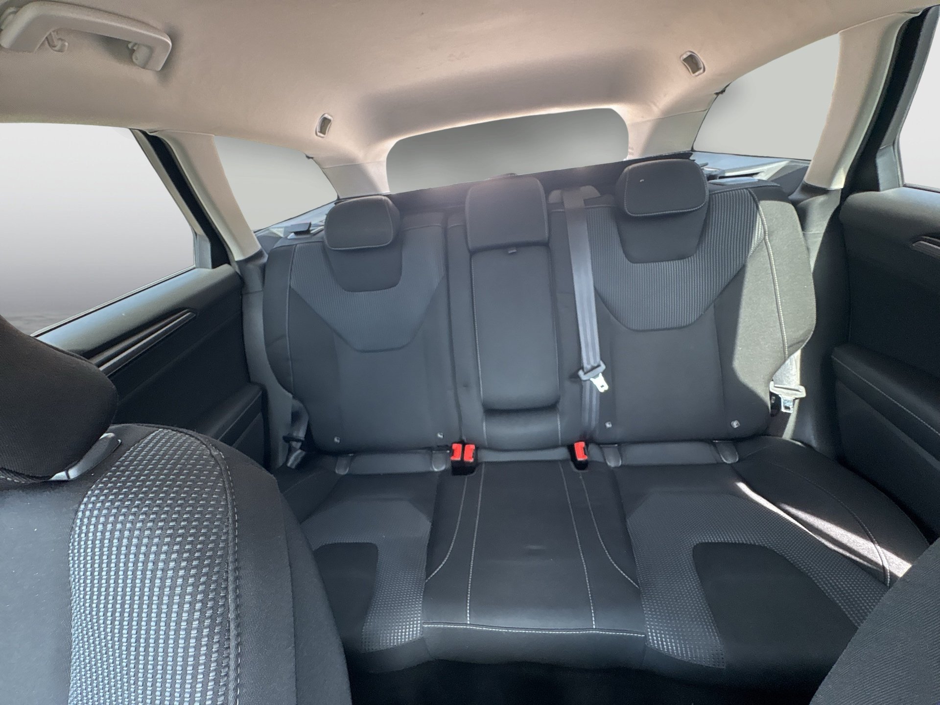 Ford Mondeo Traveller 2.0 EcoBlue TEMP) Titanium | Bild 17 von 21