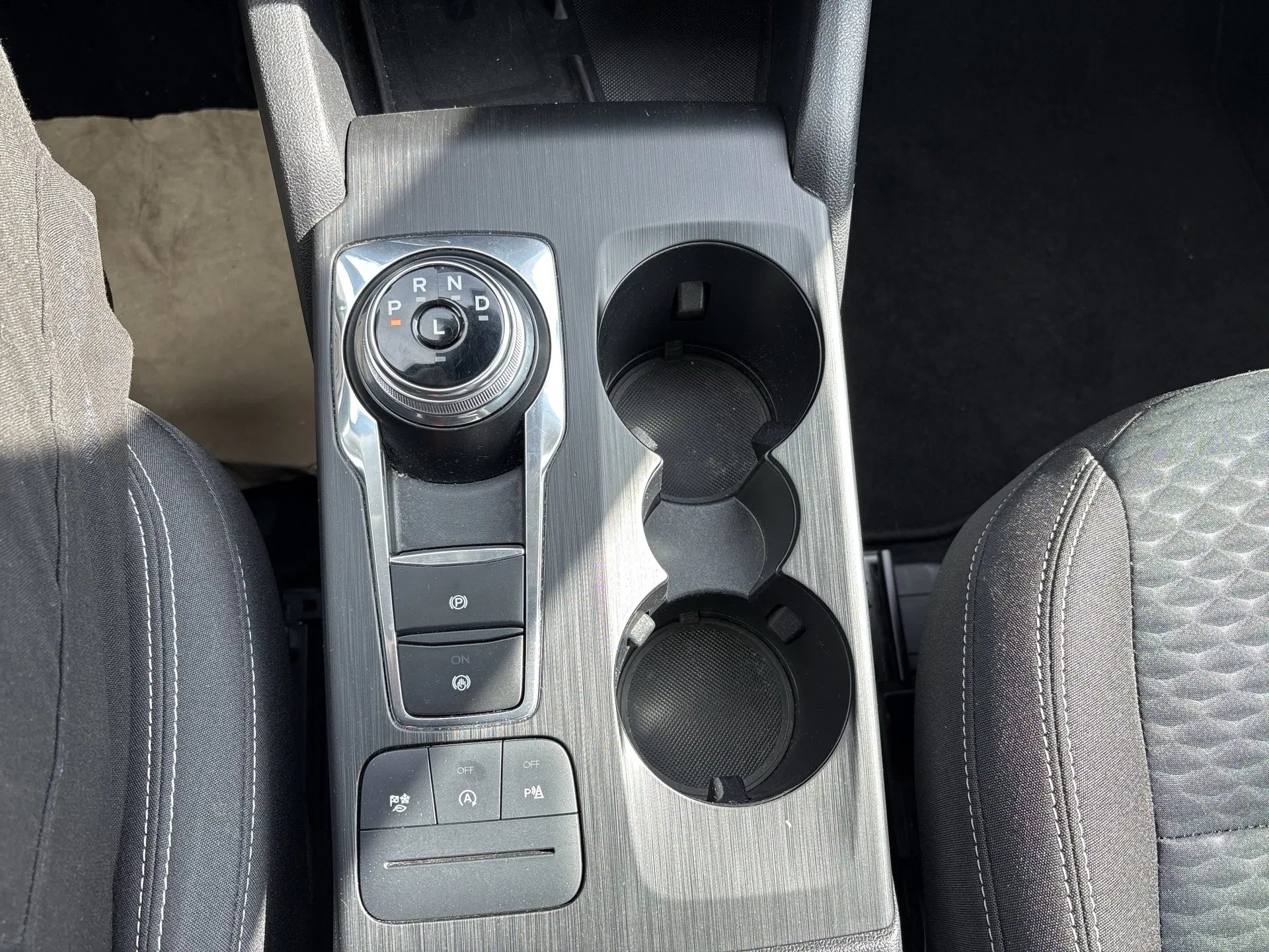 Ford Kuga 2.0 EcoBLue Cool & Connect | Bild 18 von 23