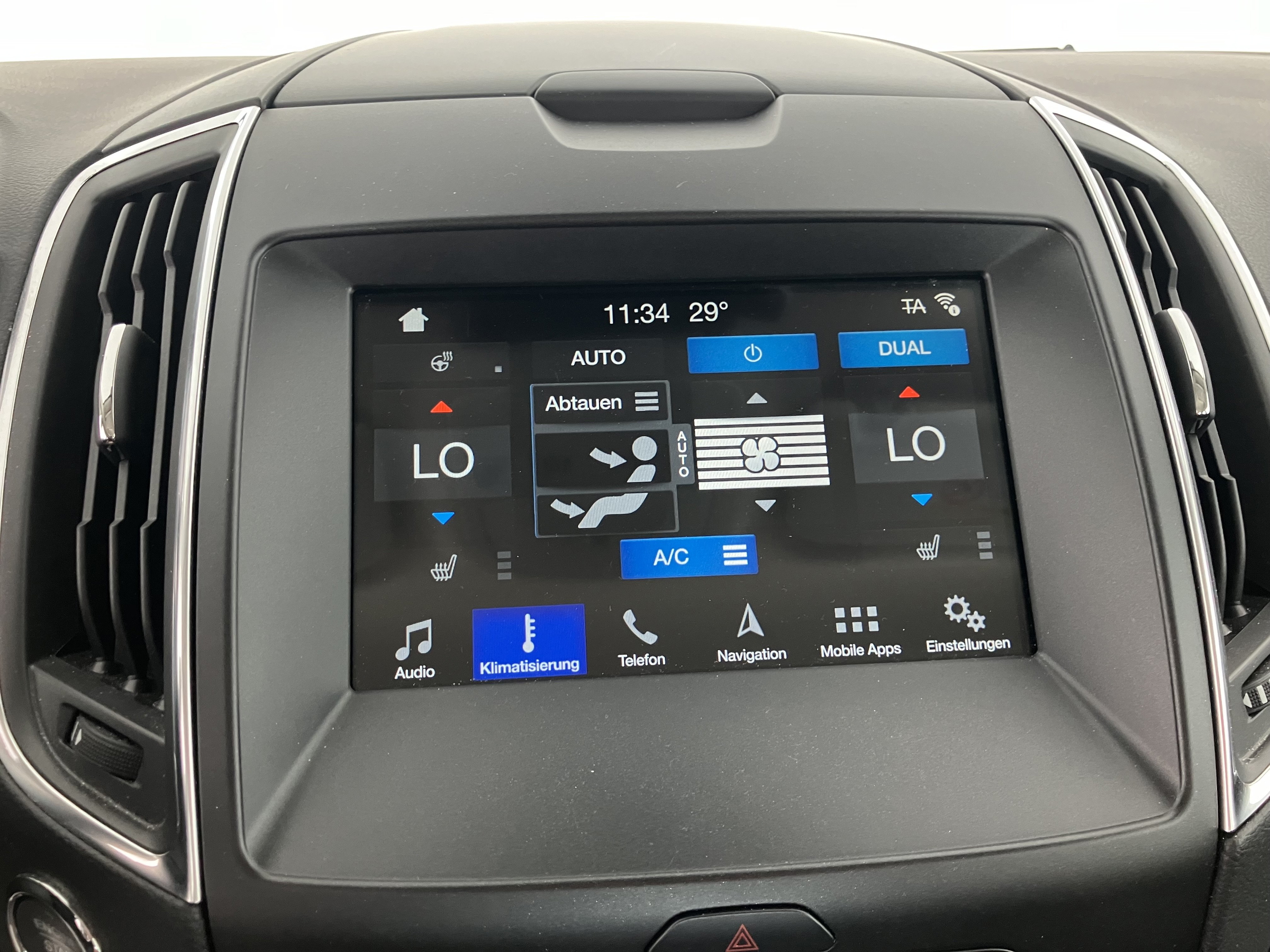 Ford S-MAX Titanium 2.0 EcoBlue SCR Aut. | Bild 12 von 31