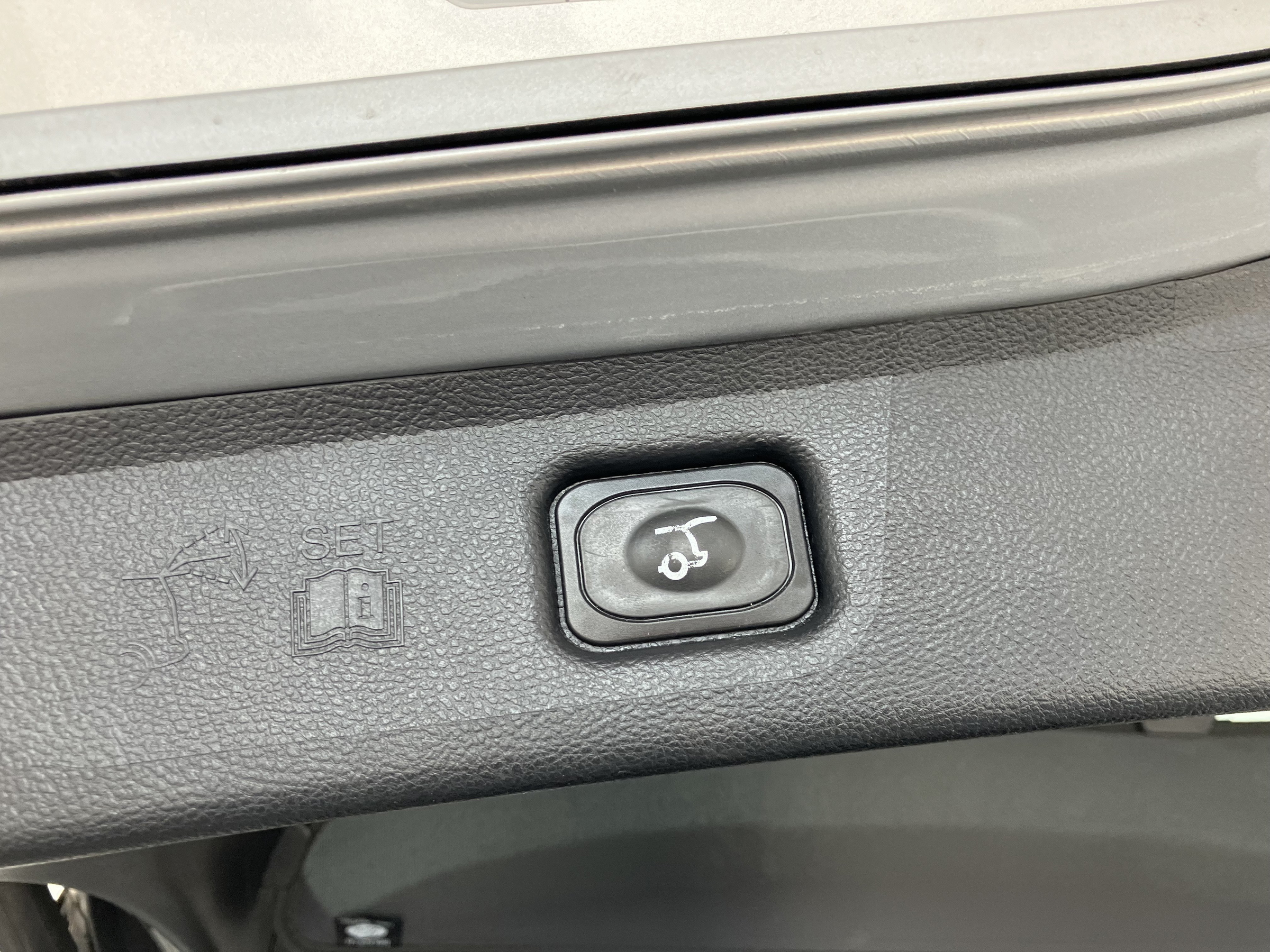 Ford S-MAX Titanium 2.0 EcoBlue SCR Aut. | Bild 17 von 31