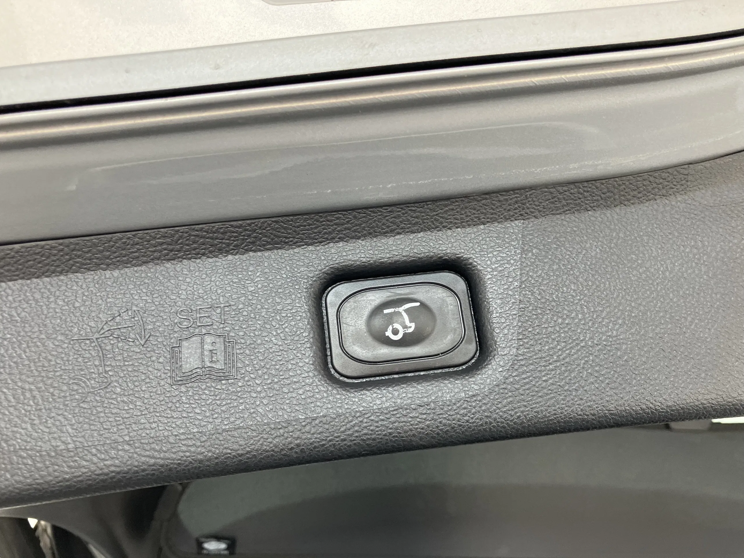 Ford S-MAX Titanium 2.0 EcoBlue SCR Aut. | Bild 17 von 31