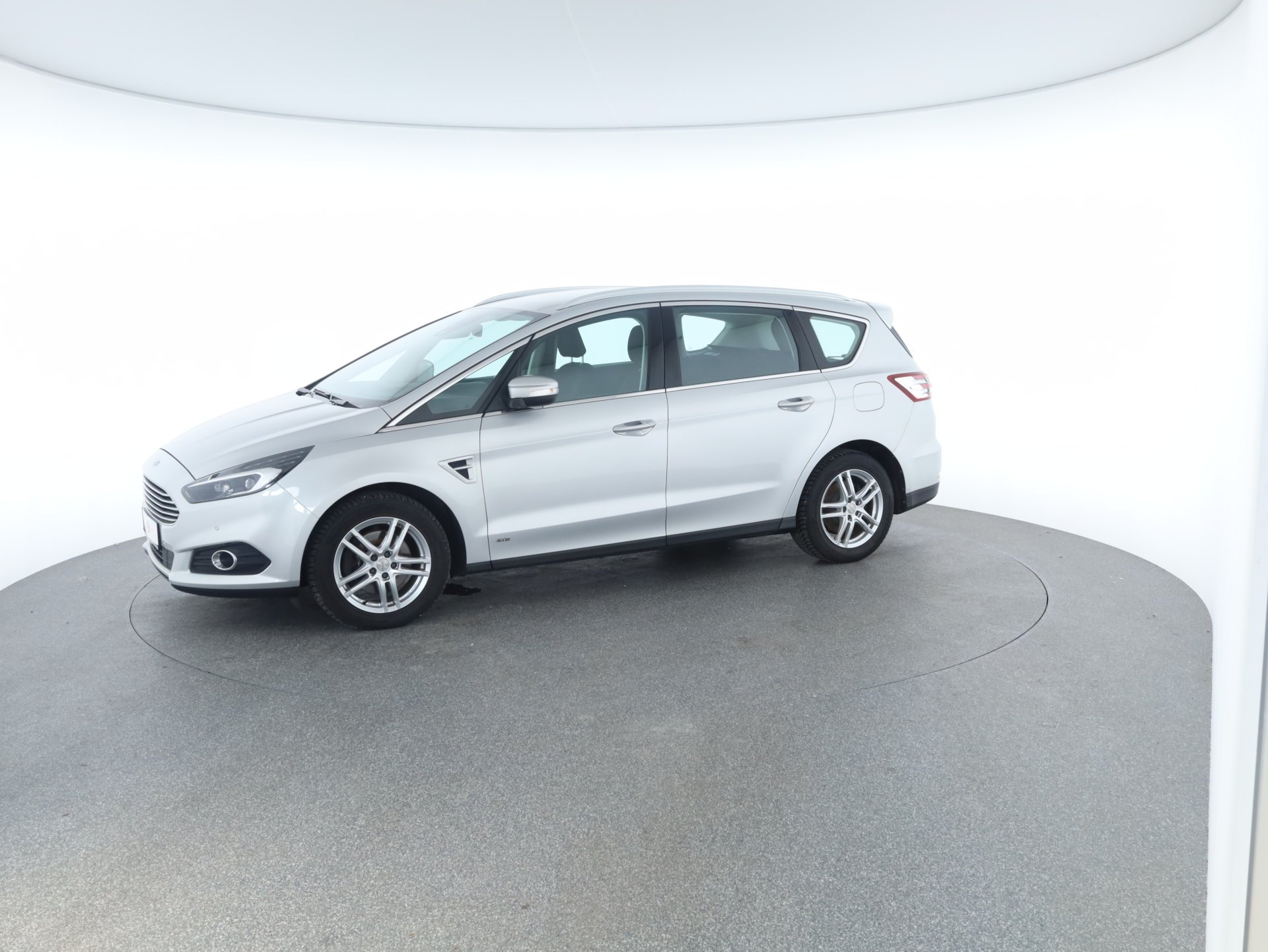 Ford S-MAX Titanium 2.0 EcoBlue SCR Aut. | Bild 3 von 31