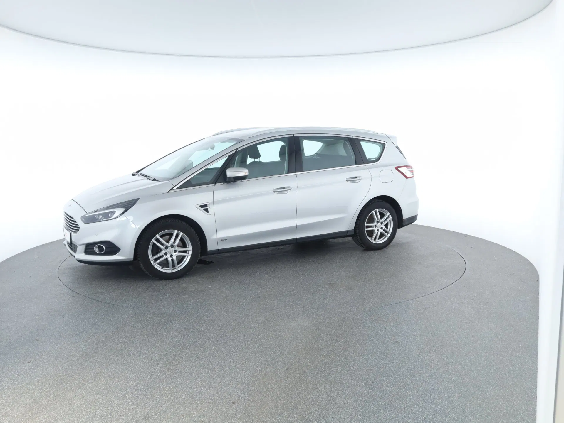 Ford S-MAX Titanium 2.0 EcoBlue SCR Aut. | Bild 3 von 31