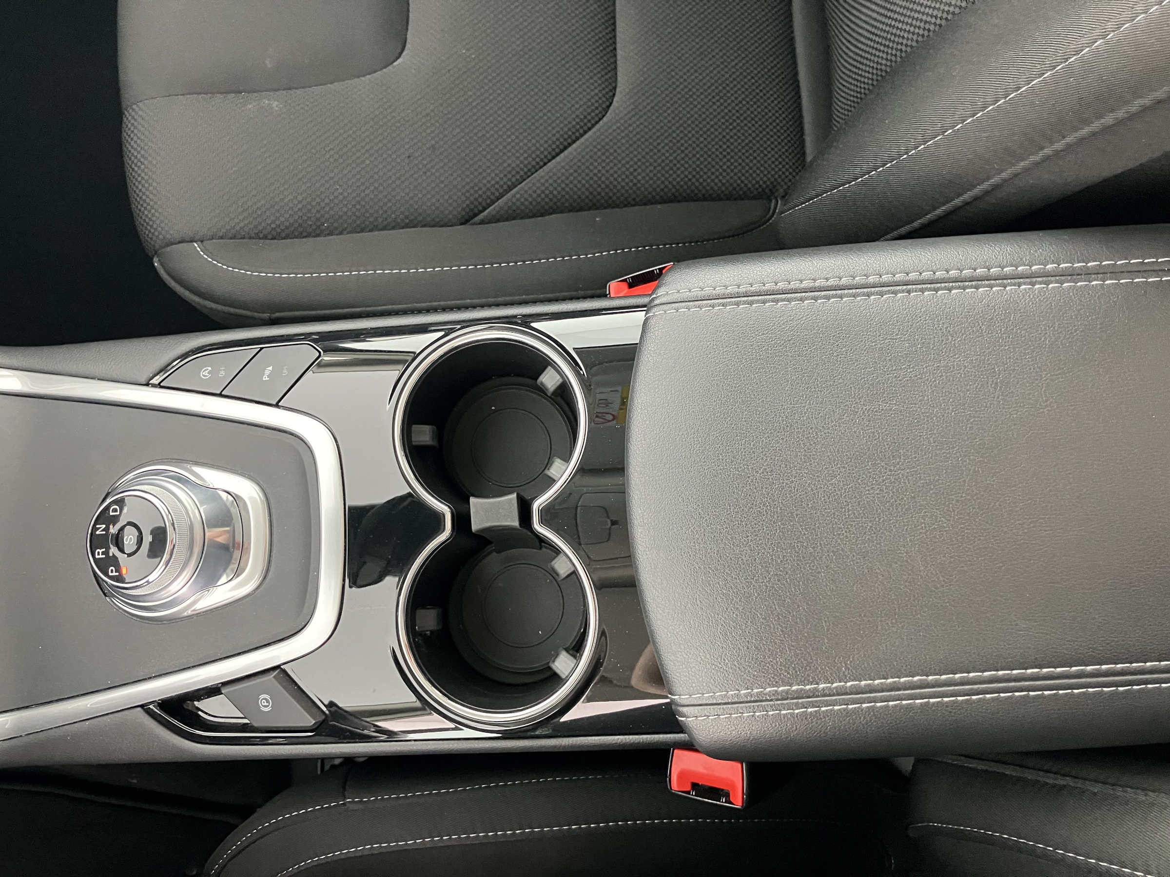 Ford S-MAX Titanium 2.0 EcoBlue SCR Aut. | Bild 27 von 31