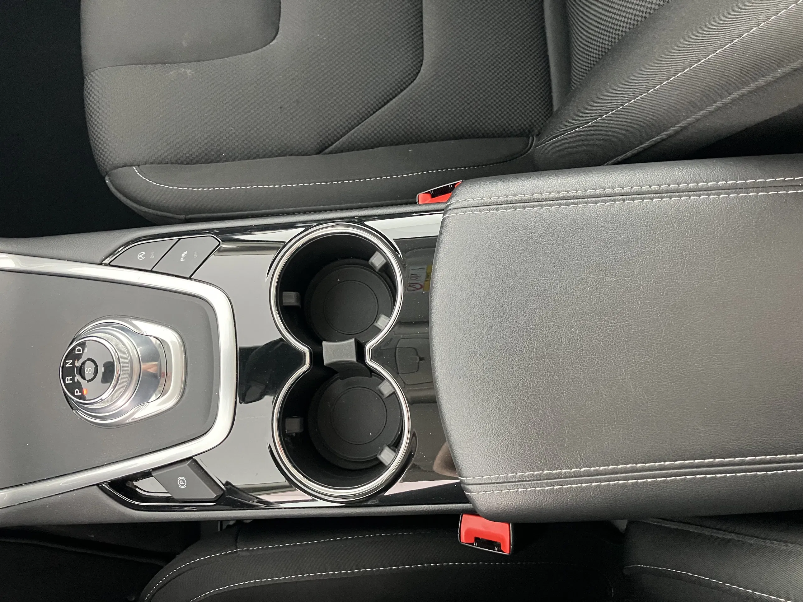 Ford S-MAX Titanium 2.0 EcoBlue SCR Aut. | Bild 27 von 31