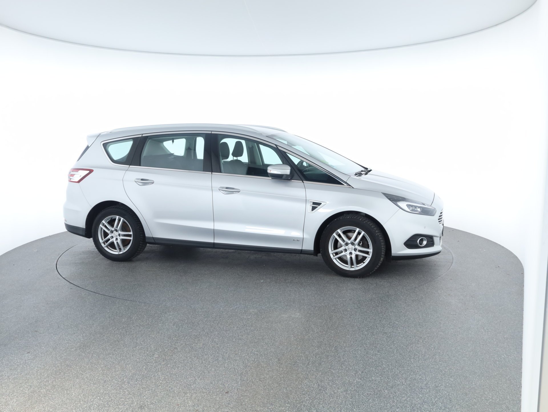 Ford S-MAX Titanium 2.0 EcoBlue SCR Aut. | Bild 31 von 31
