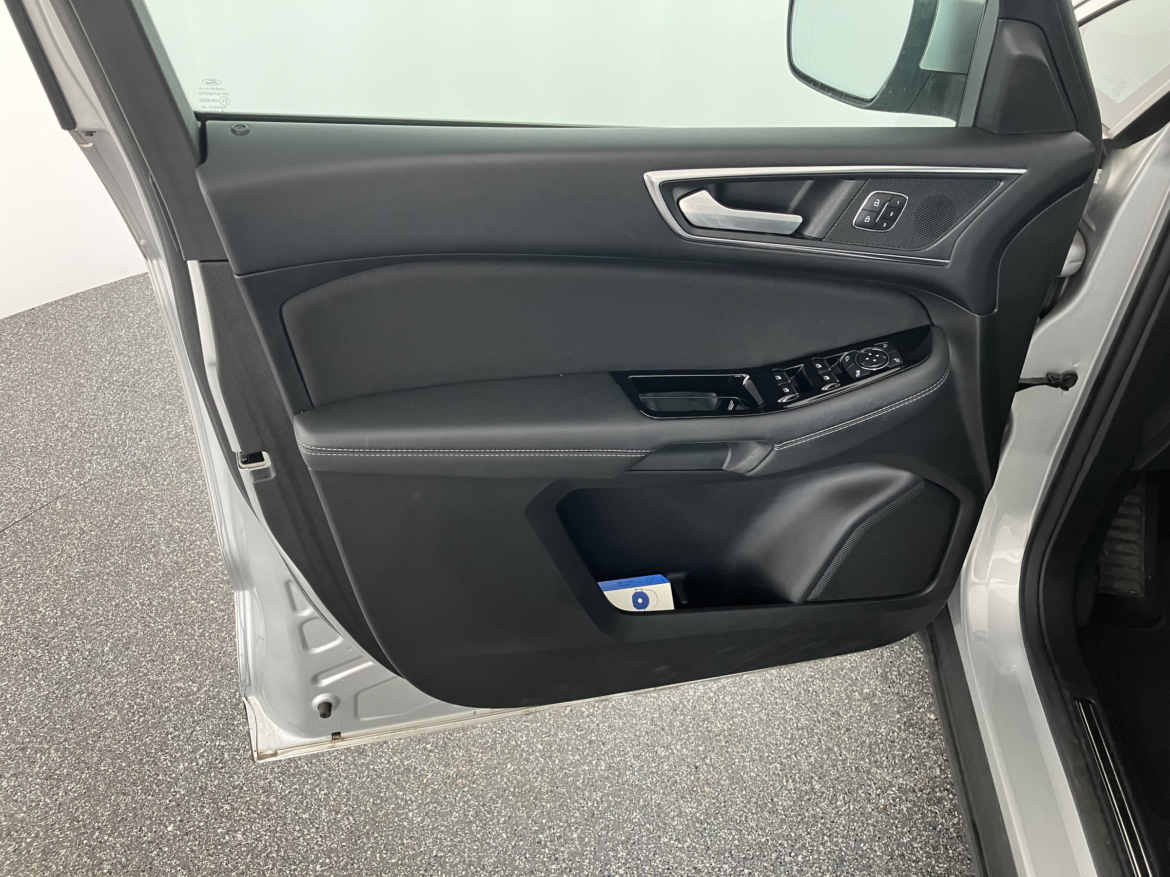 Ford S-MAX Titanium 2.0 EcoBlue SCR Aut. | Bild 5 von 31
