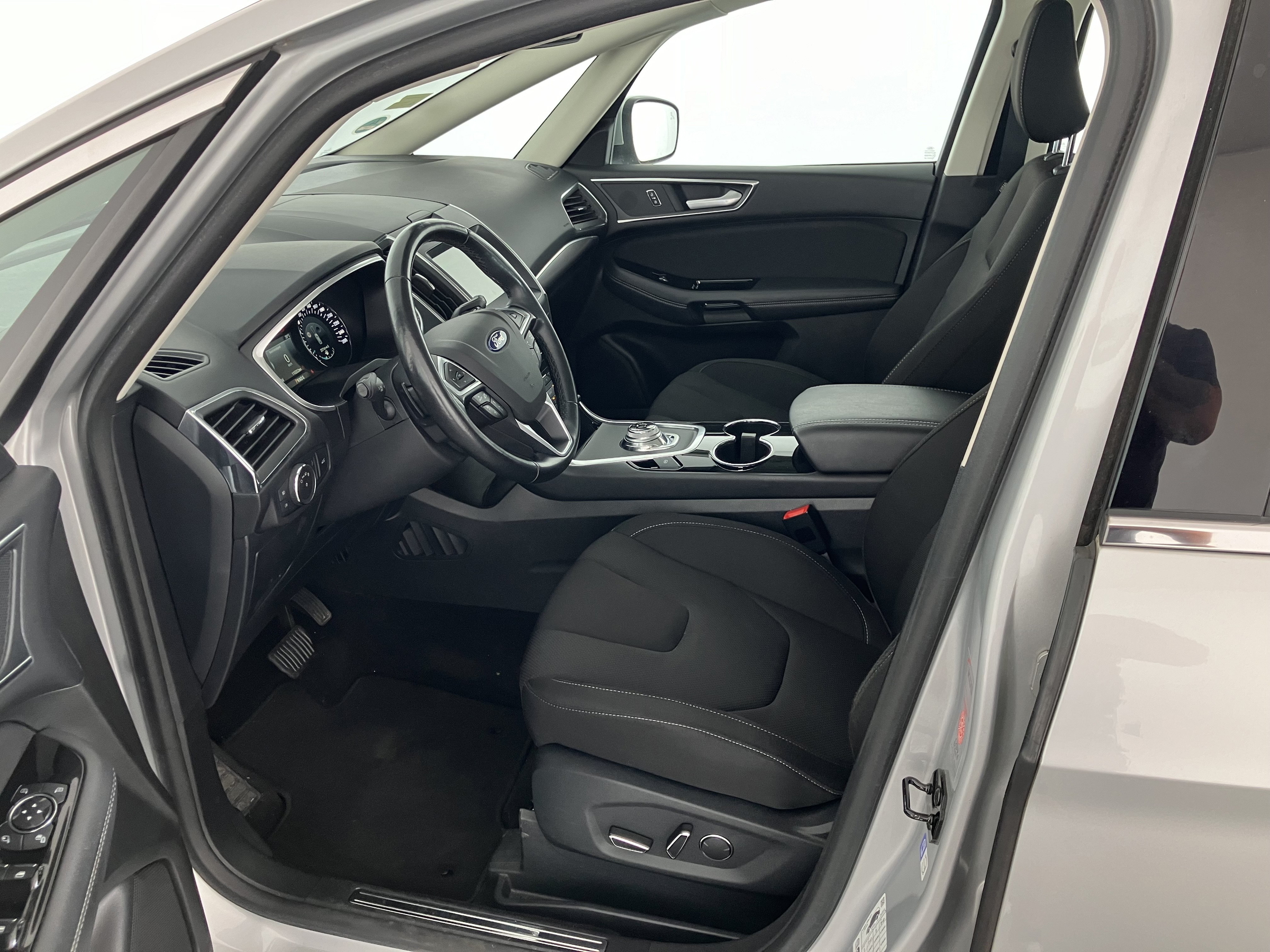 Ford S-MAX Titanium 2.0 EcoBlue SCR Aut. | Bild 6 von 31