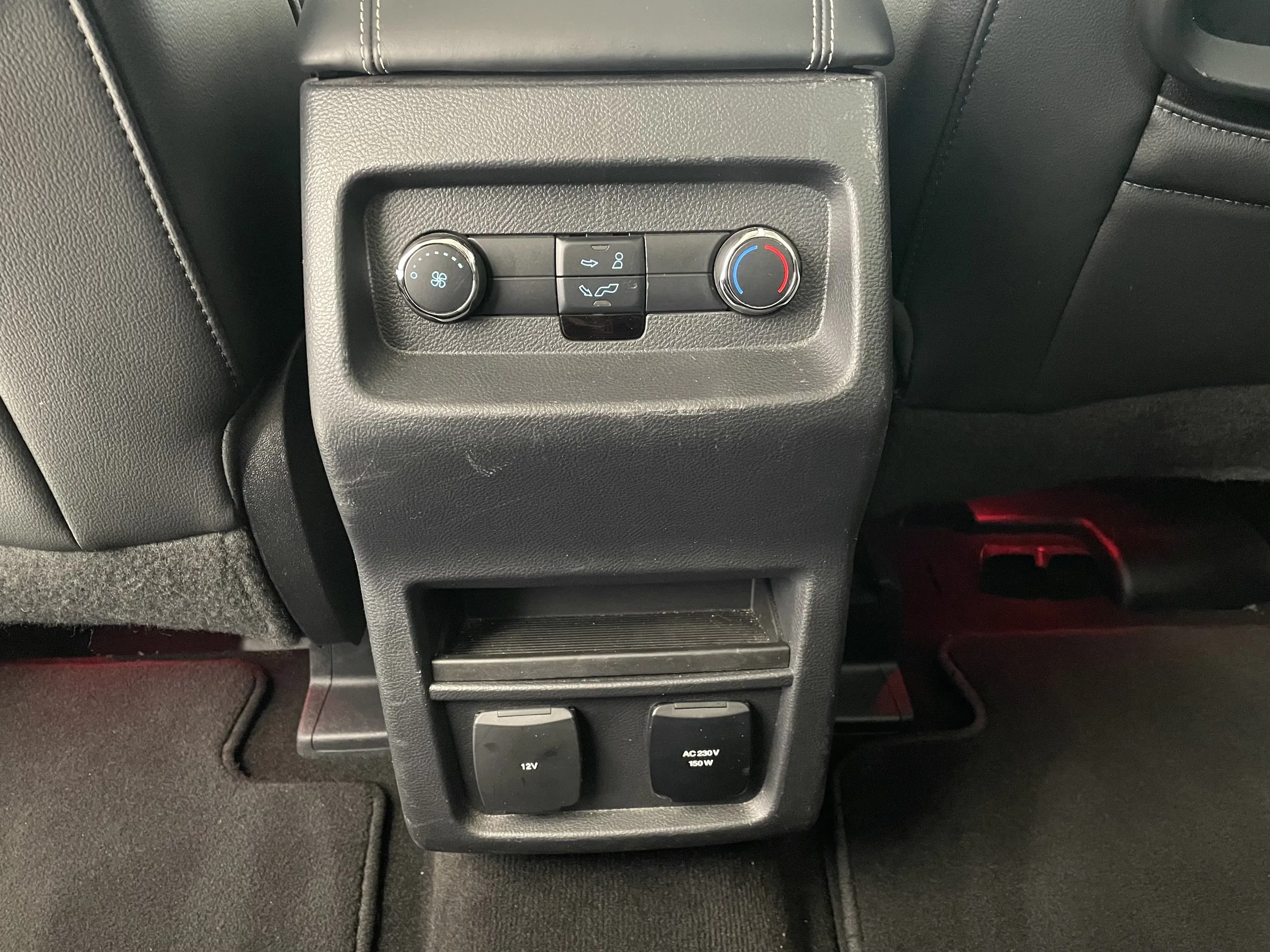 Ford Galaxy 2.0 EcoBlue Titanium | Bild 30 von 31