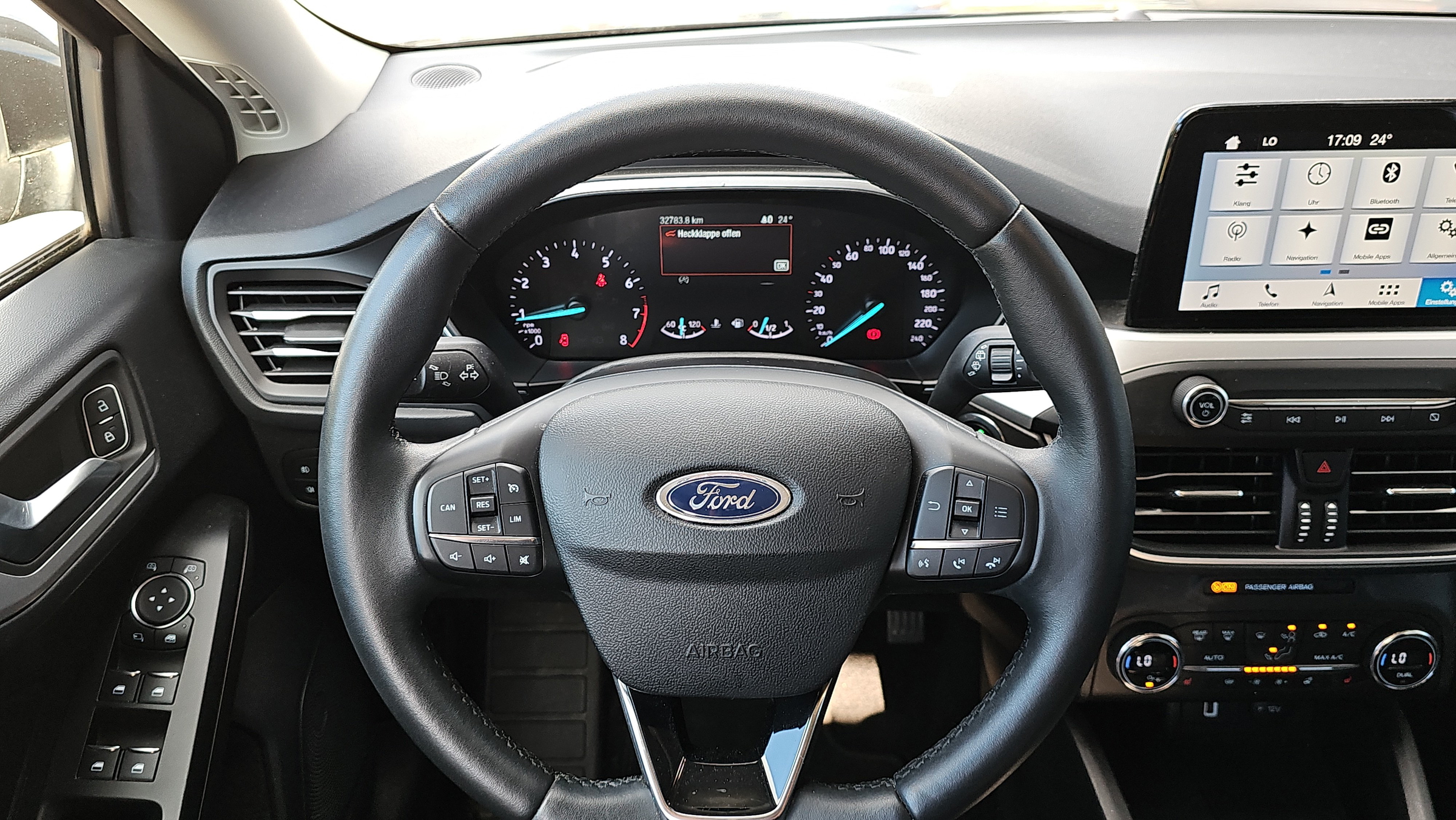 Ford Focus 1.0 EcoBoost  Business | Bild 12 von 19