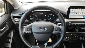 Ford Focus 1.0 EcoBoost Business | Thumbnail 12 von 19
