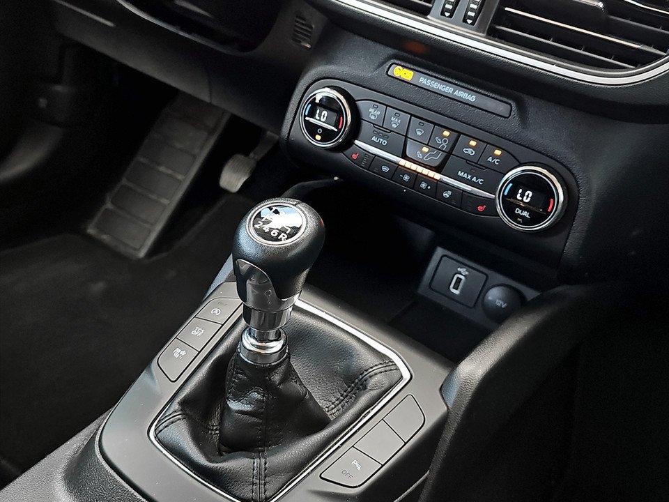 Ford Focus 1.0 EcoBoost  Business | Bild 17 von 19