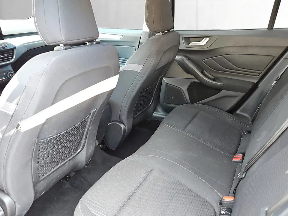 Ford Focus 1.0 EcoBoost Business | Bild 18 von 19