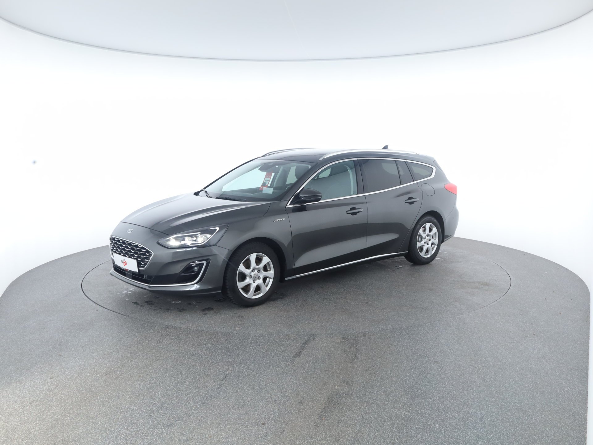 Ford Focus Traveller 1.5 EcoBlue Vignale | Bild 2 von 31