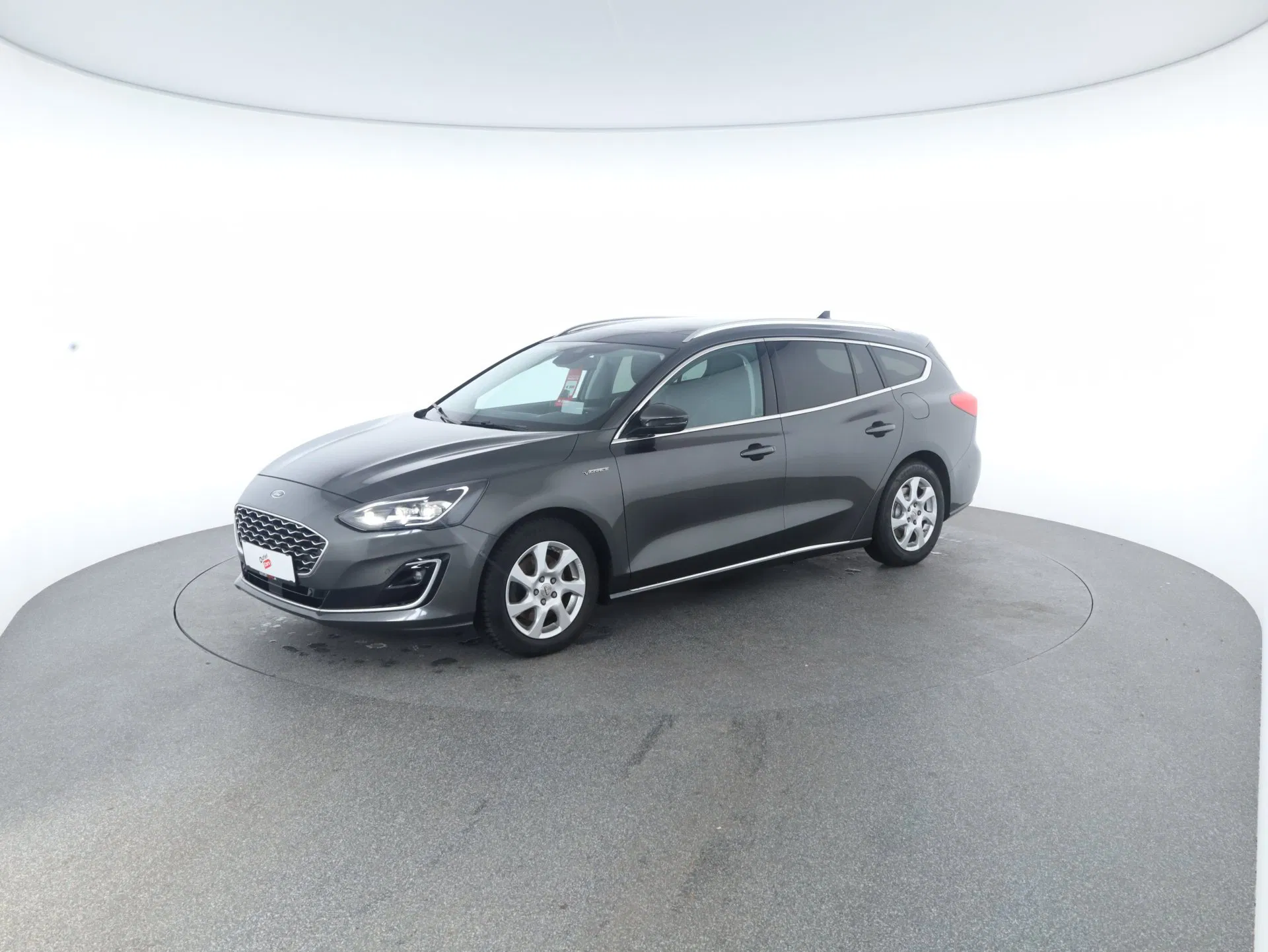 Ford Focus Traveller 1.5 EcoBlue Vignale | Bild 2 von 31