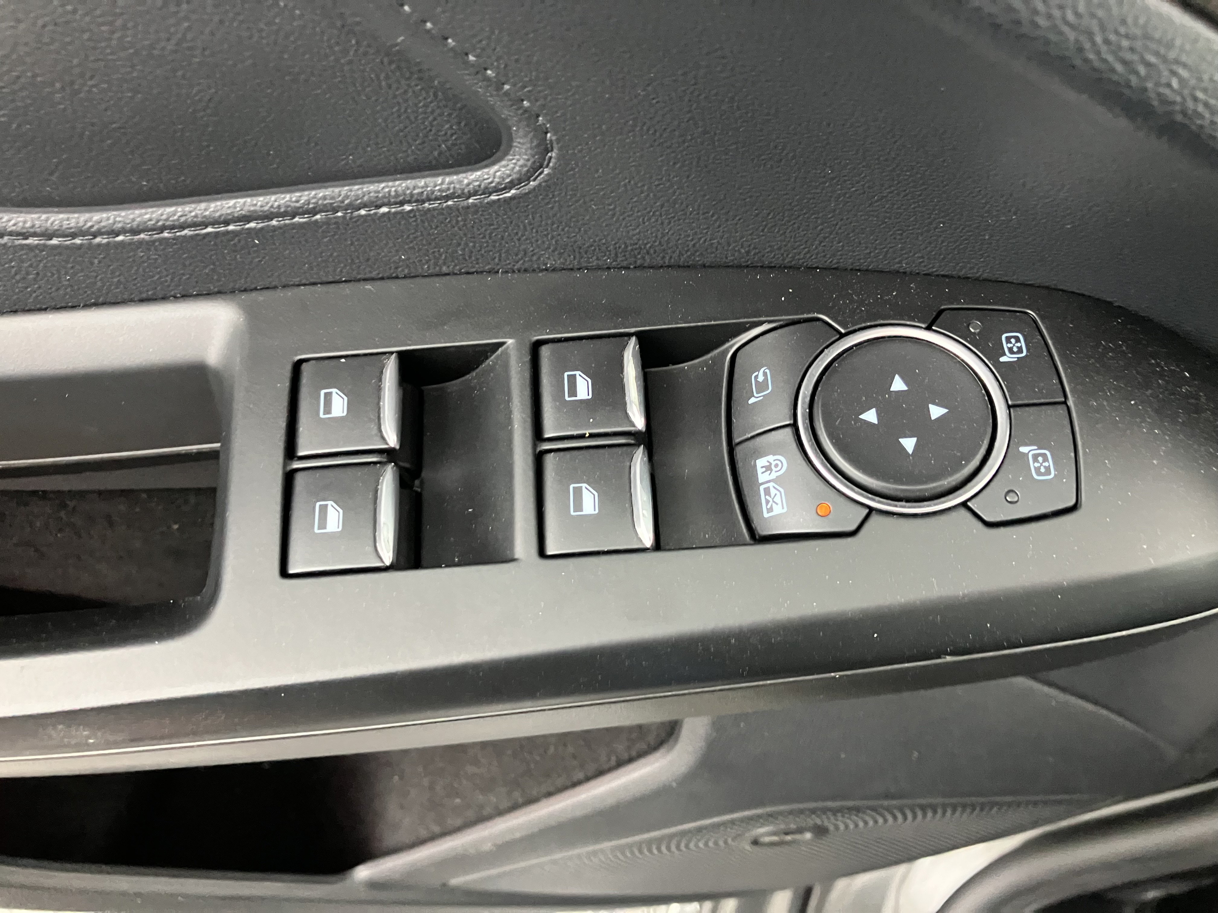 Ford Focus Traveller 1.5 EcoBlue Vignale | Bild 14 von 31