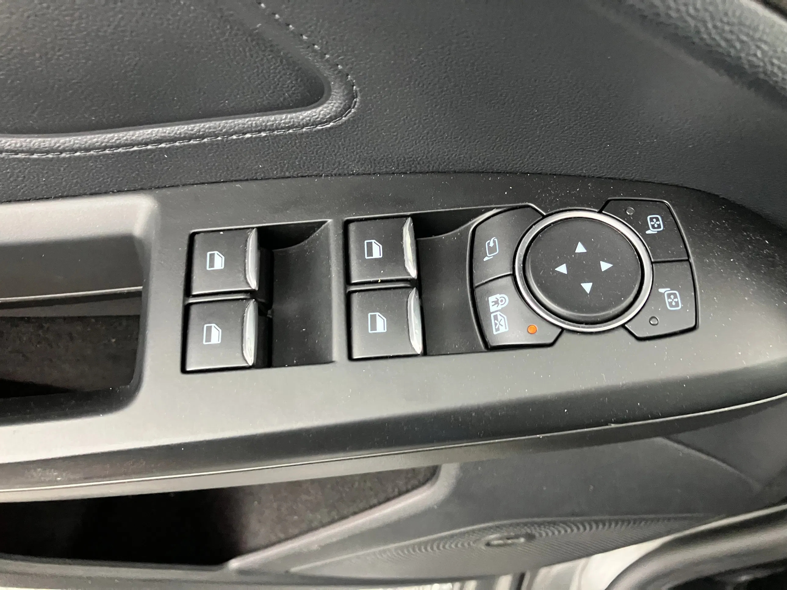 Ford Focus Traveller 1.5 EcoBlue Vignale | Bild 14 von 31