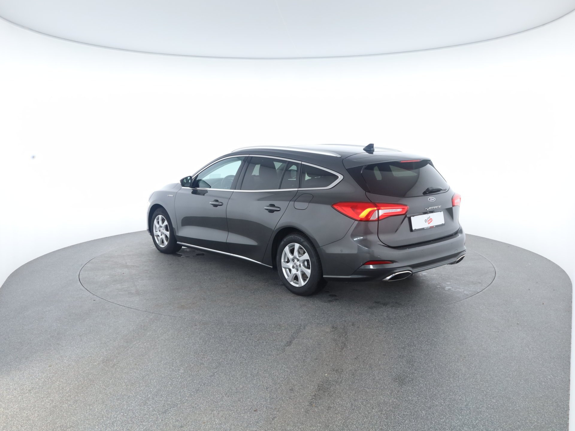 Ford Focus Traveller 1.5 EcoBlue Vignale | Bild 3 von 31