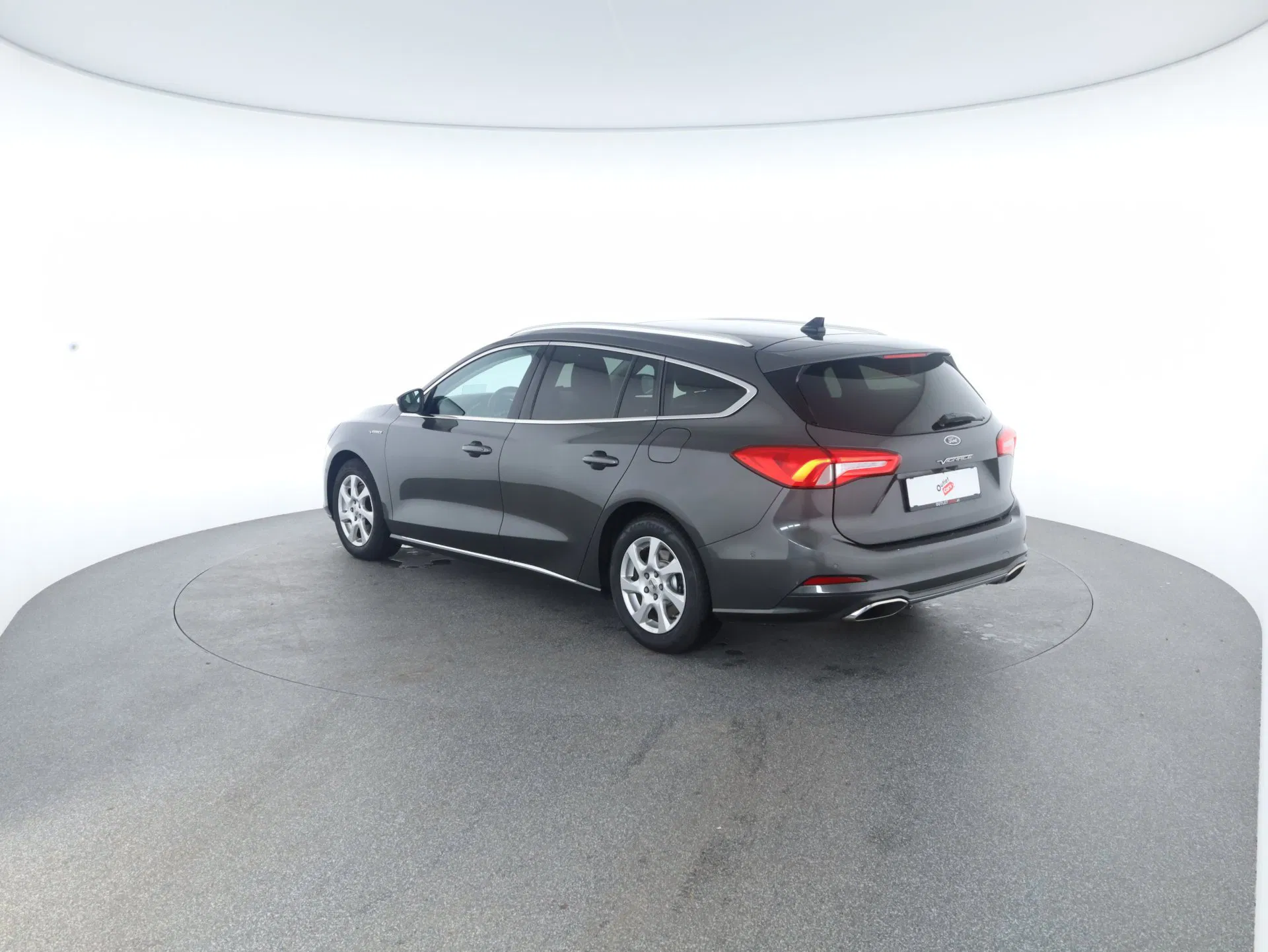 Ford Focus Traveller 1.5 EcoBlue Vignale | Bild 3 von 31