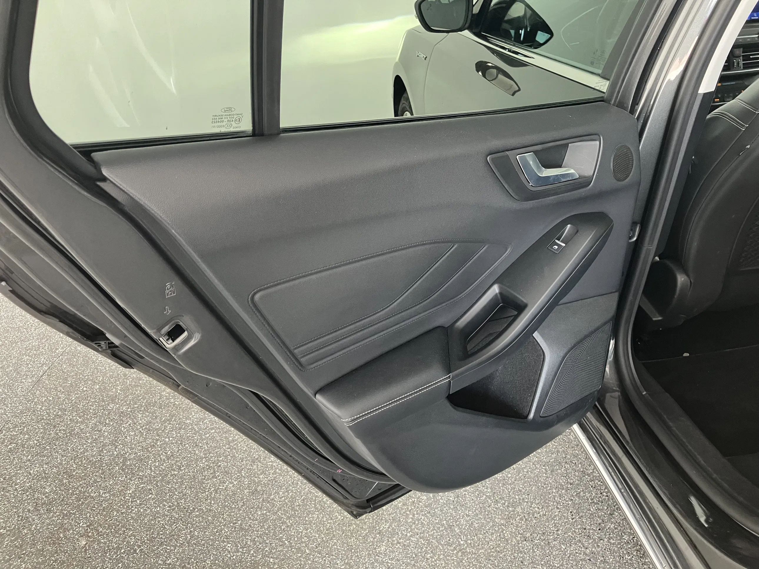 Ford Focus Traveller 1.5 EcoBlue Vignale | Bild 29 von 31