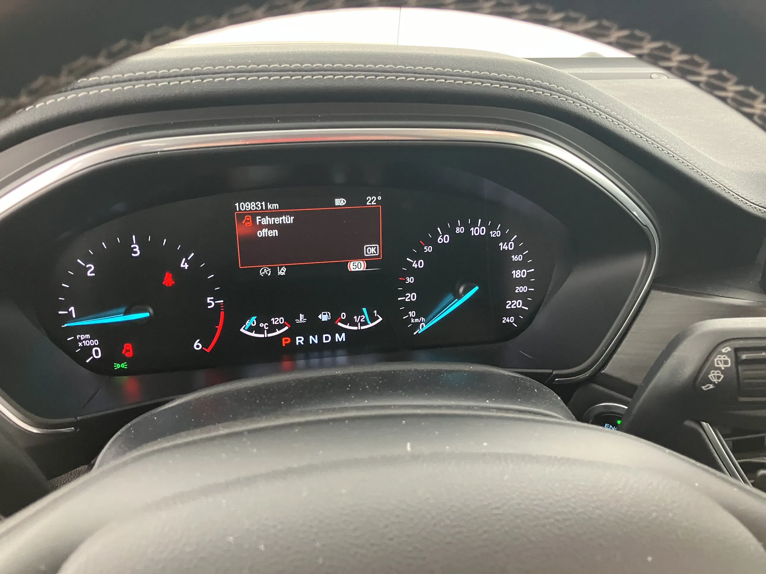 Ford Focus Traveller 1.5 EcoBlue Vignale | Bild 7 von 31