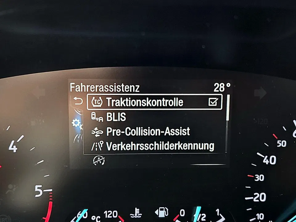 Ford Focus Traveller 1.5 EcoBlue | Bild 13 von 23