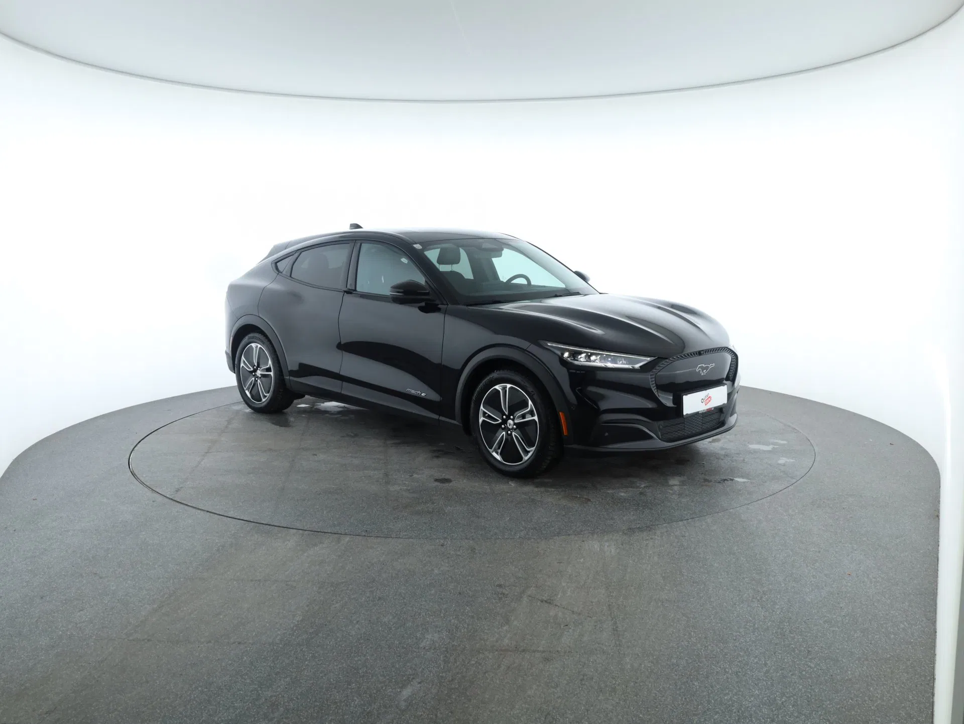 Ford Mustang Mach-E Elektro 72,6kWh Standard Range | Bild 3 von 30