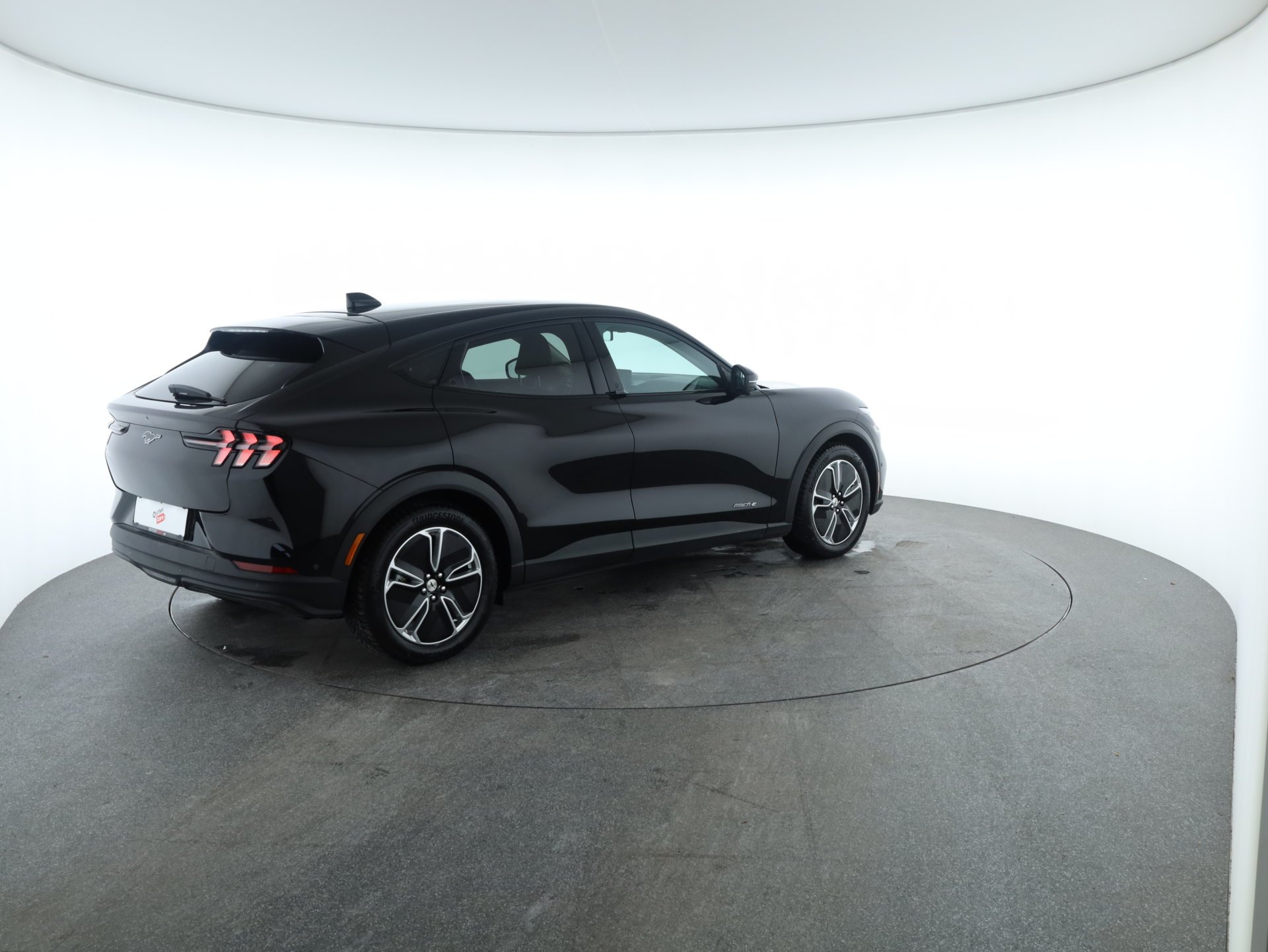 Ford Mustang Mach-E Elektro 72,6kWh Standard Range | Bild 5 von 30
