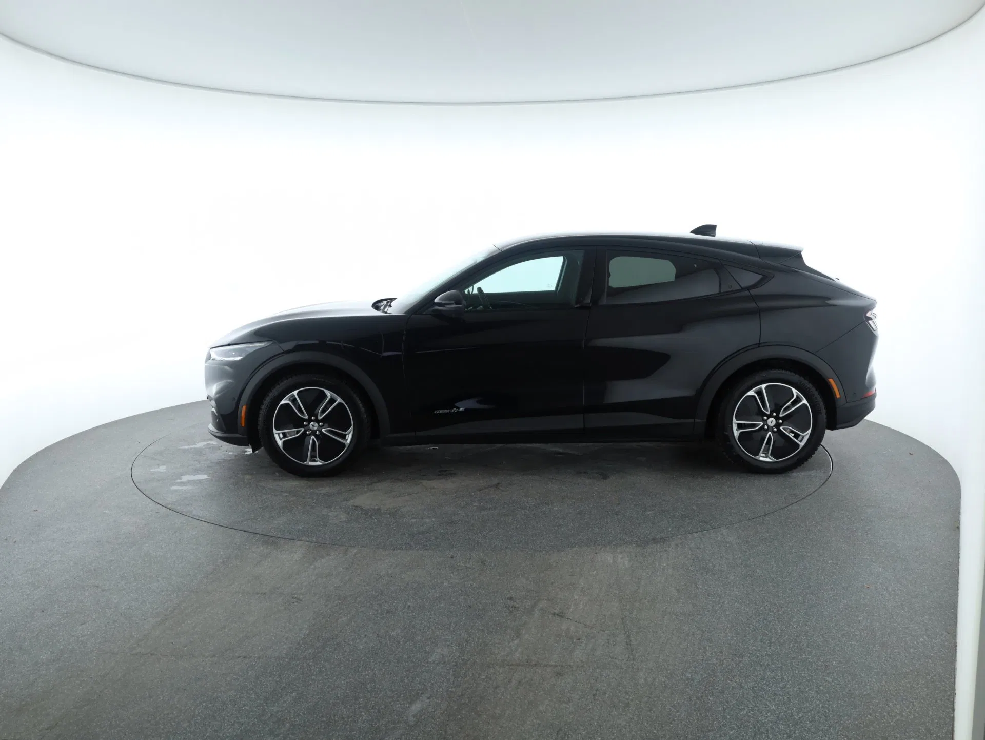 Ford Mustang Mach-E Elektro 72,6kWh Standard Range | Bild 8 von 30