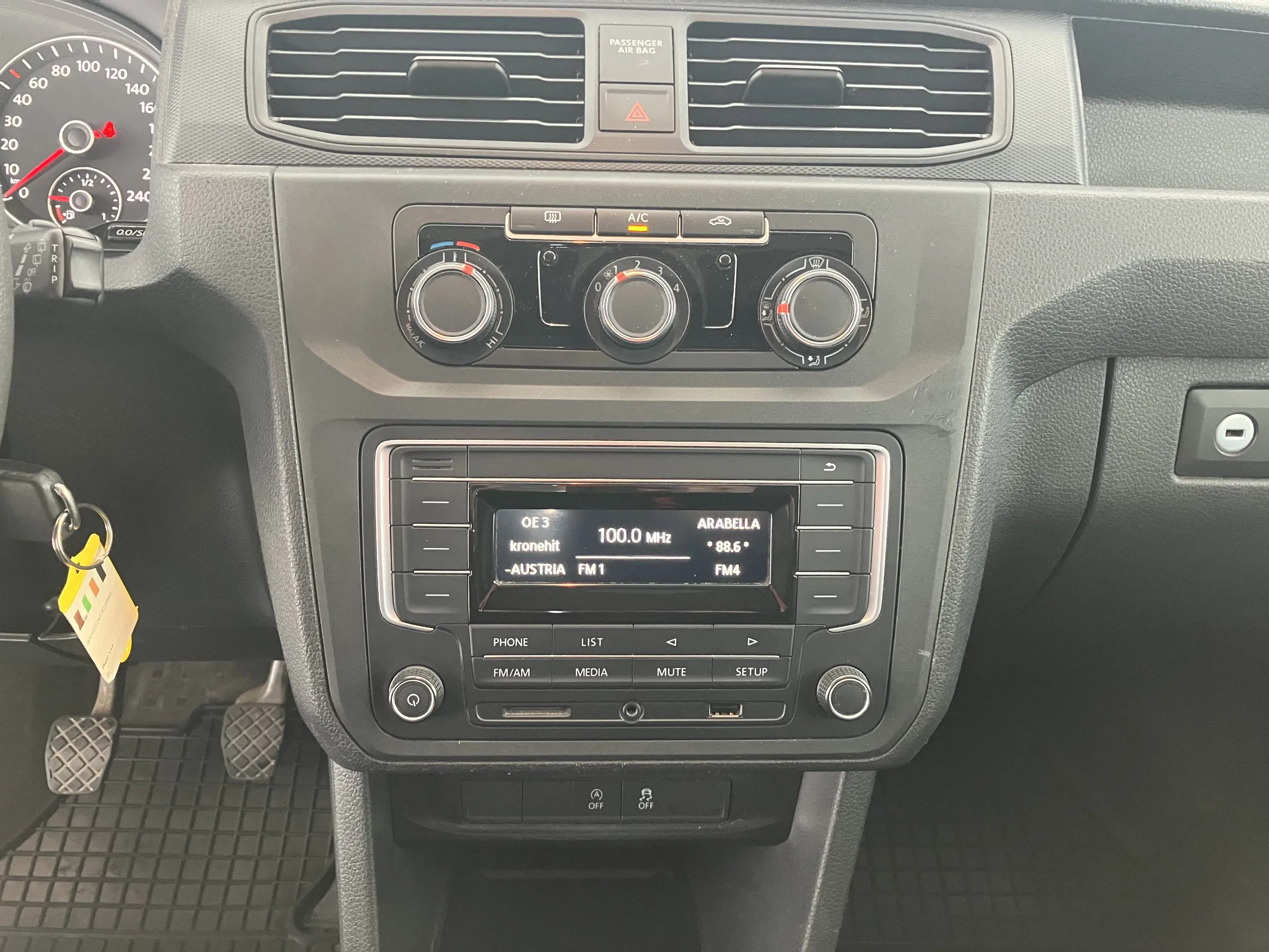 VW Caddy Nfz Kasten 2.0 TDI 4Motion BMT Kasten | Bild 9 von 25