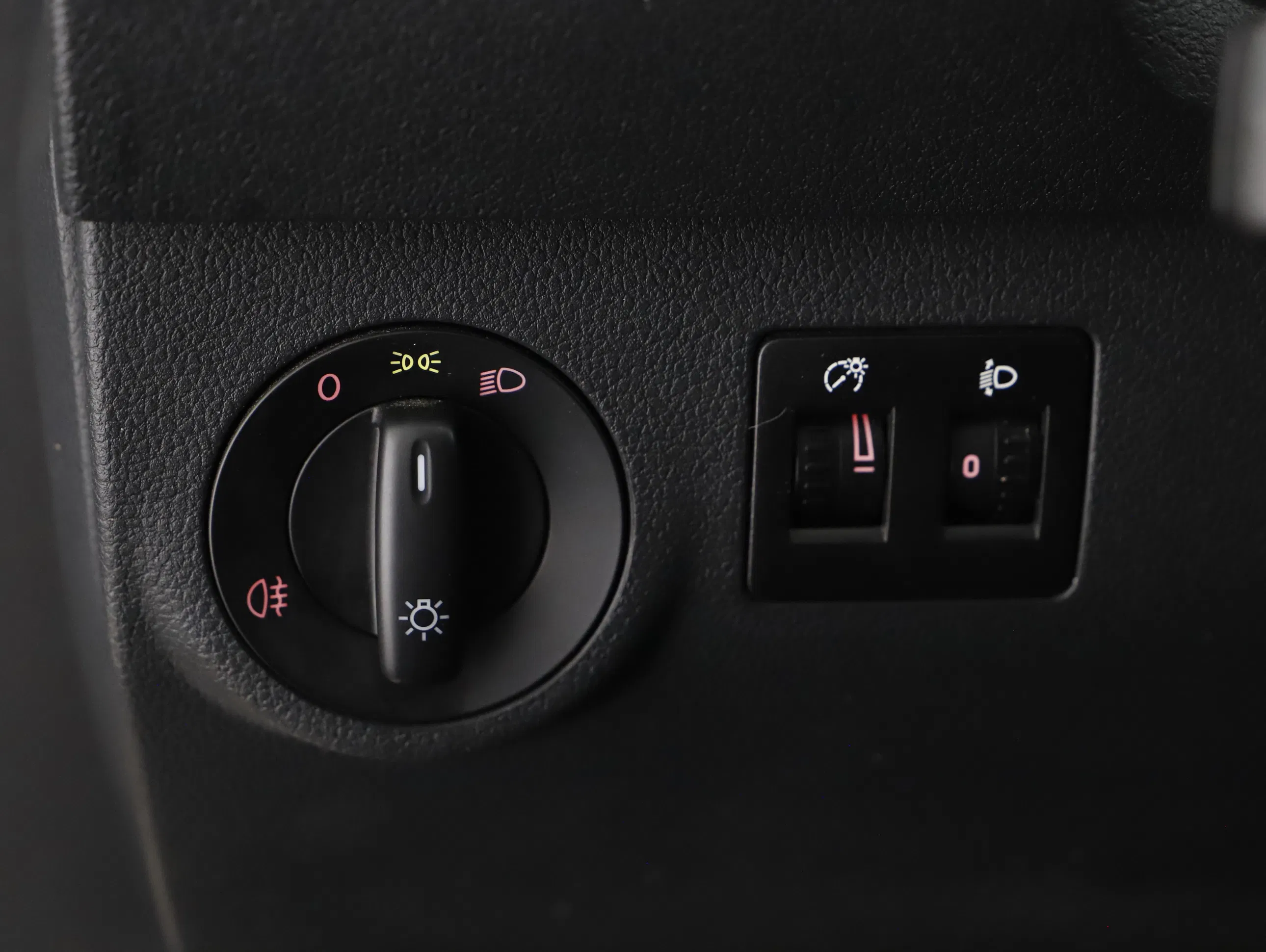 VW Caddy Nfz Kasten 2.0 TDI BMT Kasten | Bild 6 von 22